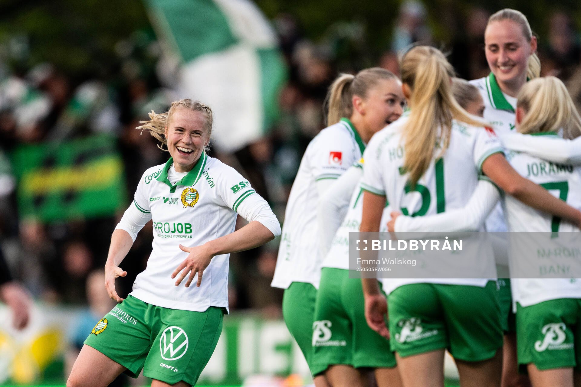 Hammarbys Julie Blakstad jublar efter 1-0 under fotbollsmatchen i Damallsvenskan mellan Hammarby och Häcken den 5 maj 2025 i Stockholm. 