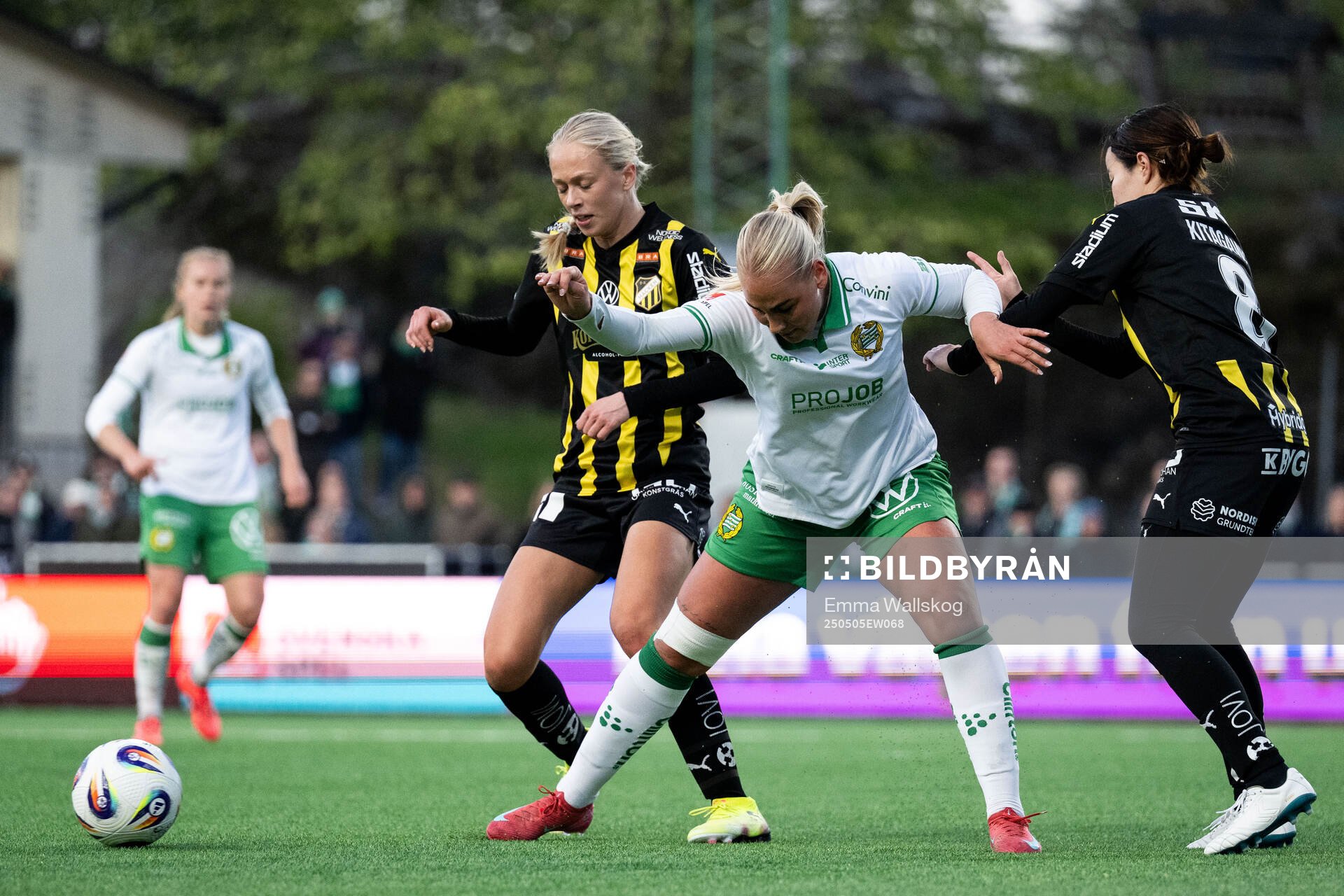 Hammarbys Cathinka Tandberg mot Häckens Lisa Löwing och