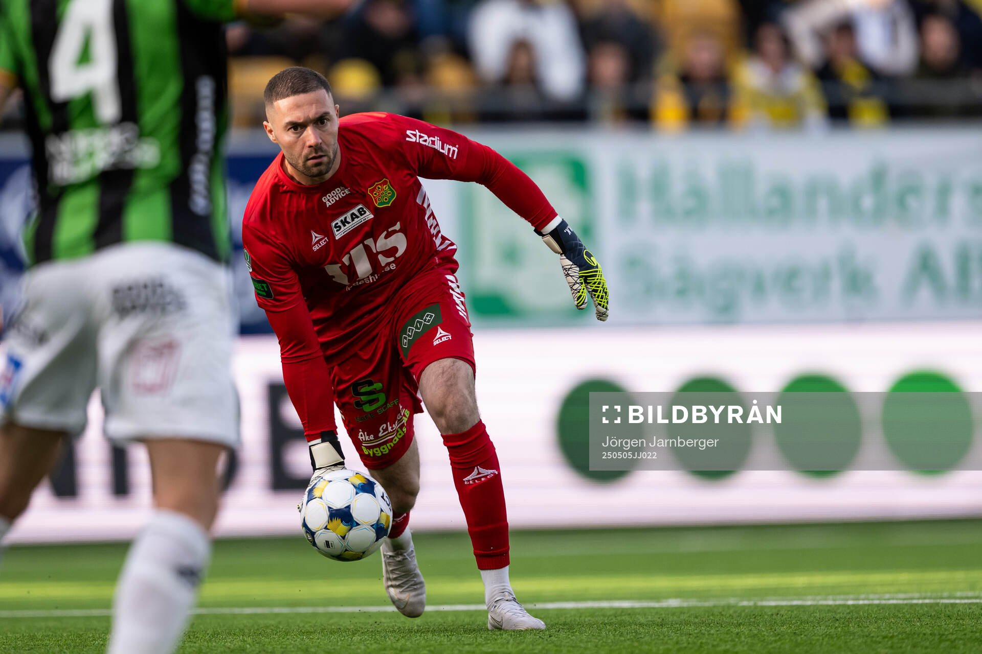 GAISs målvakt Mergim Krasniqi under fotbollsmatchen i Allsvenskan mellan Elfsborg och GAIS den 5 maj 2025 i Borås. 