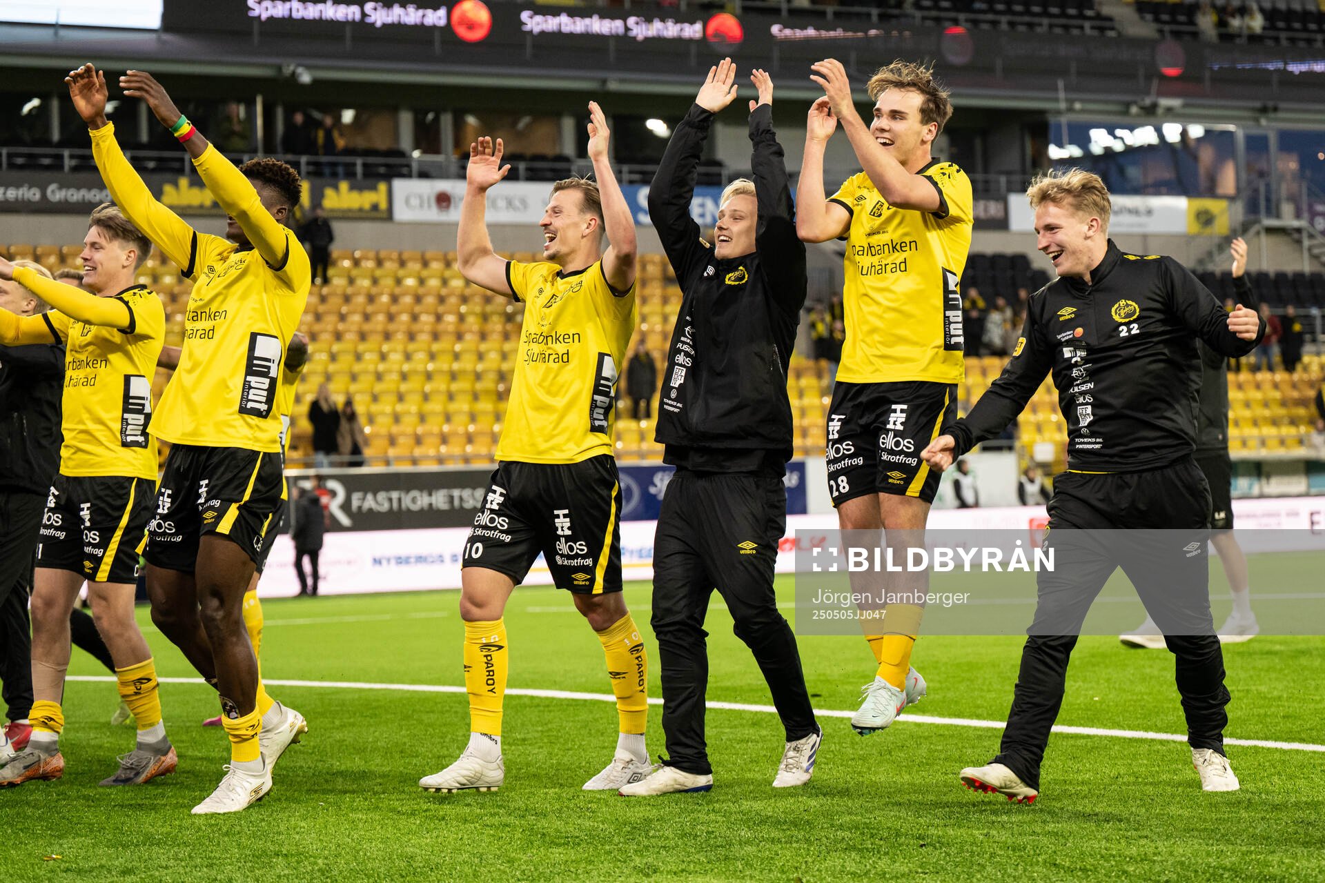 Elfsborgs spelare jublar efter fotbollsmatchen i Allsvenskan mellan Elfsborg och GAIS den 5 maj 2025 i Borås. 