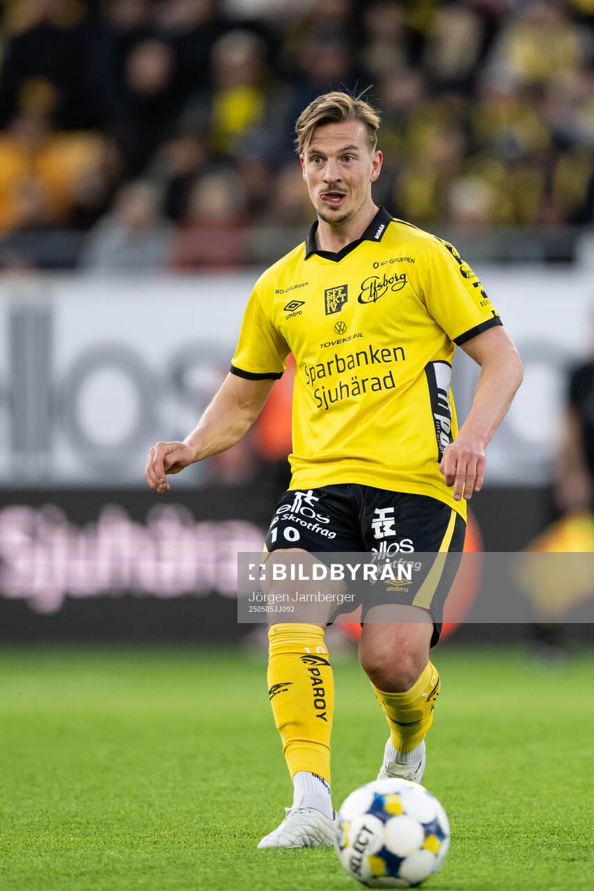 Elfsborgs Simon Olsson under fotbollsmatchen i Allsvenskan mellan Elfsborg och GAIS den 5 maj 2025 i Borås. 
