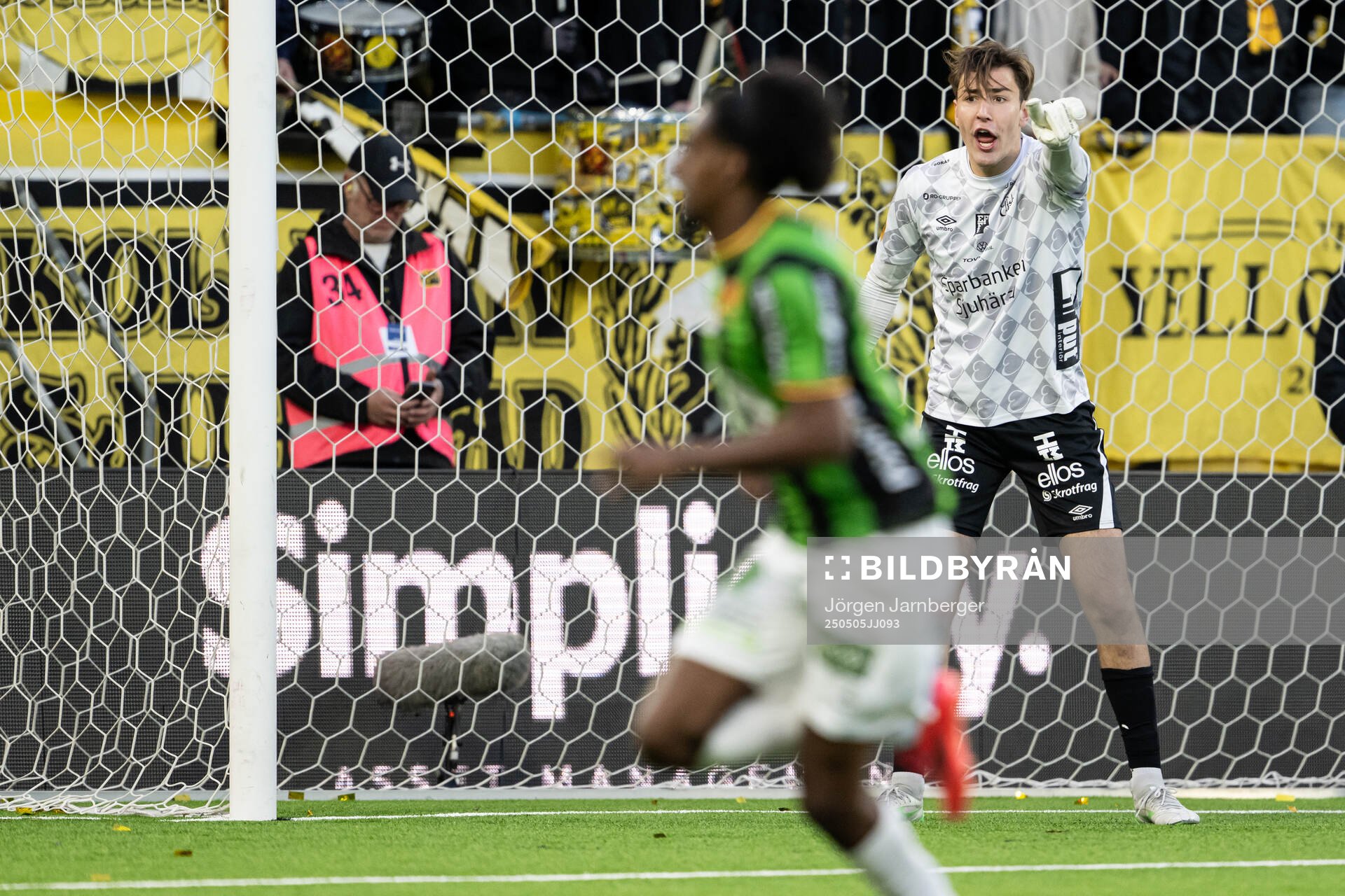 Elfsborgs målvakt Simon Eriksson under fotbollsmatchen i Allsvenskan mellan Elfsborg och GAIS den 5 maj 2025 i Borås. 
