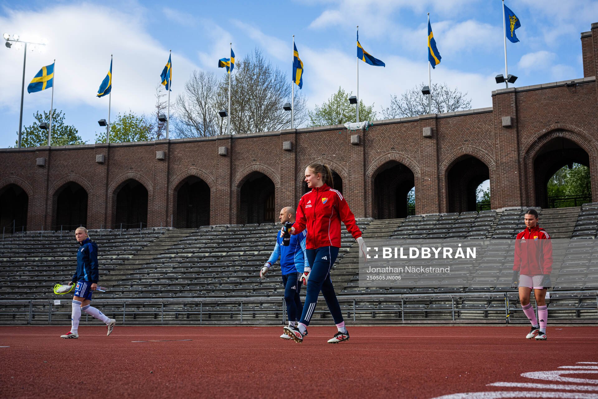 Djurgårdens målvakt Elvira Björklund och målvakt Anna