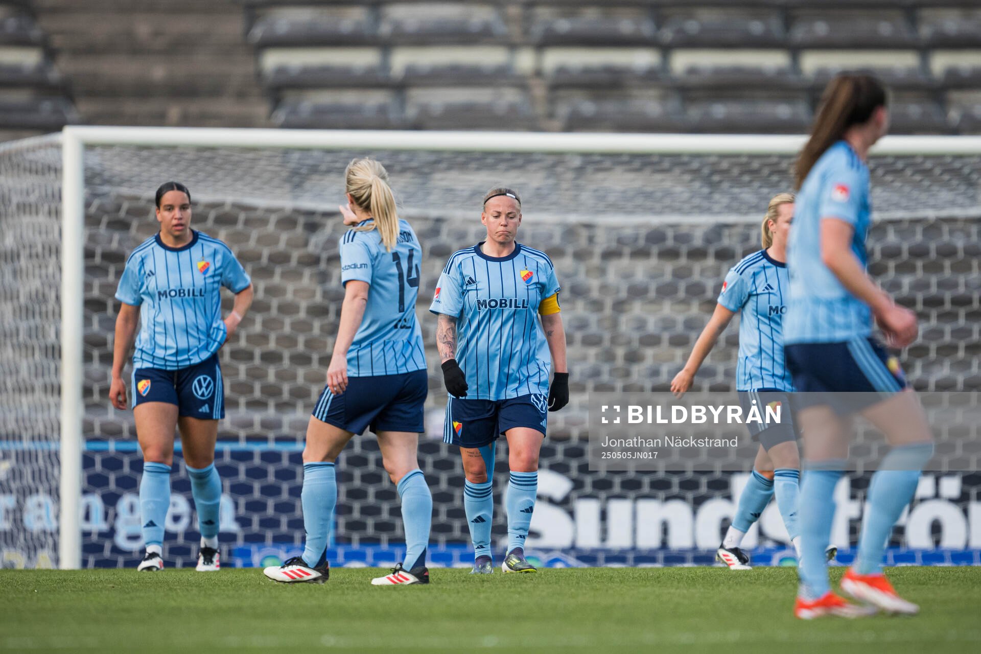 Djurgårdens Therese Åsland deppar