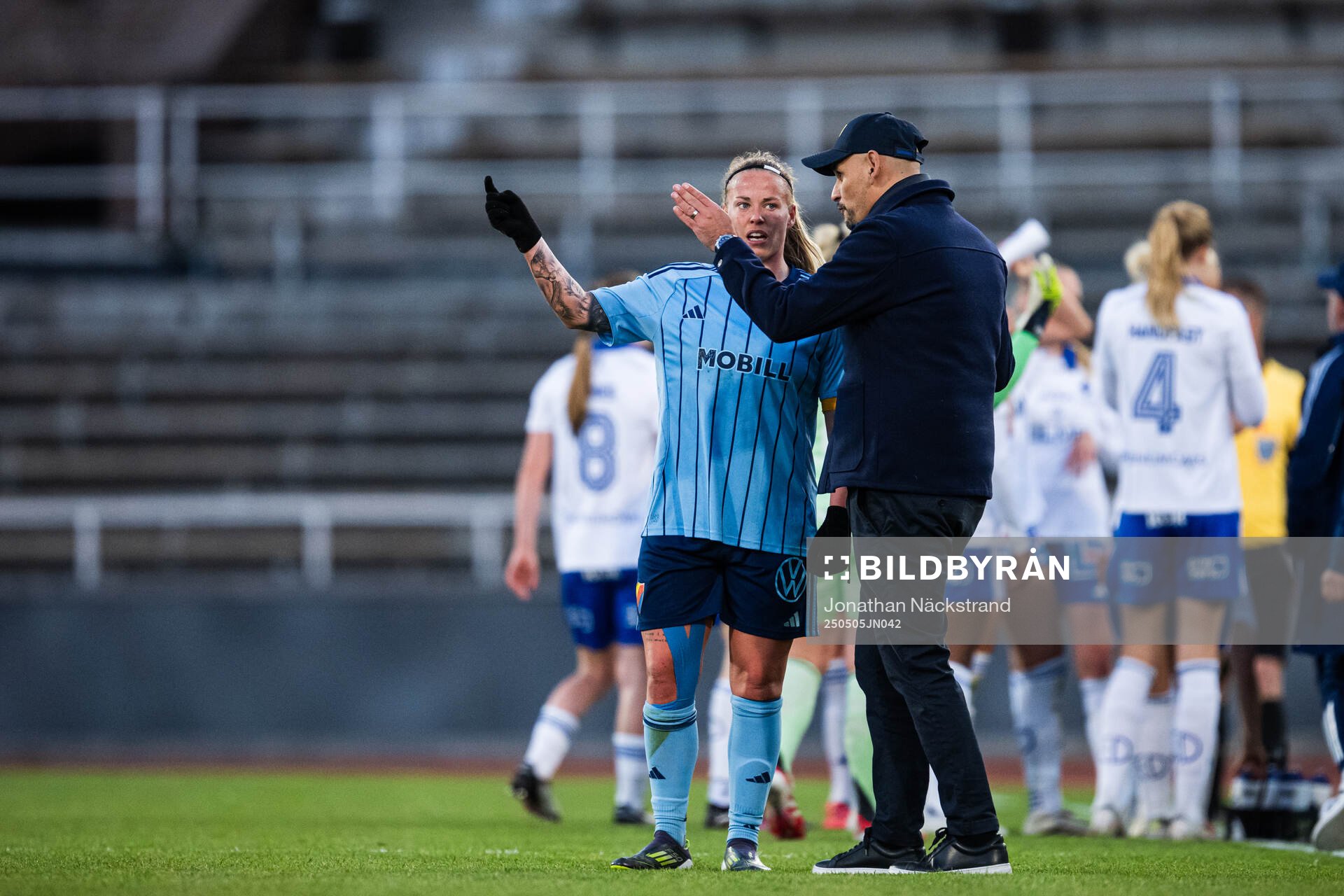 Djurgårdens Therese Åsland och tränare Marcelo Fernandez