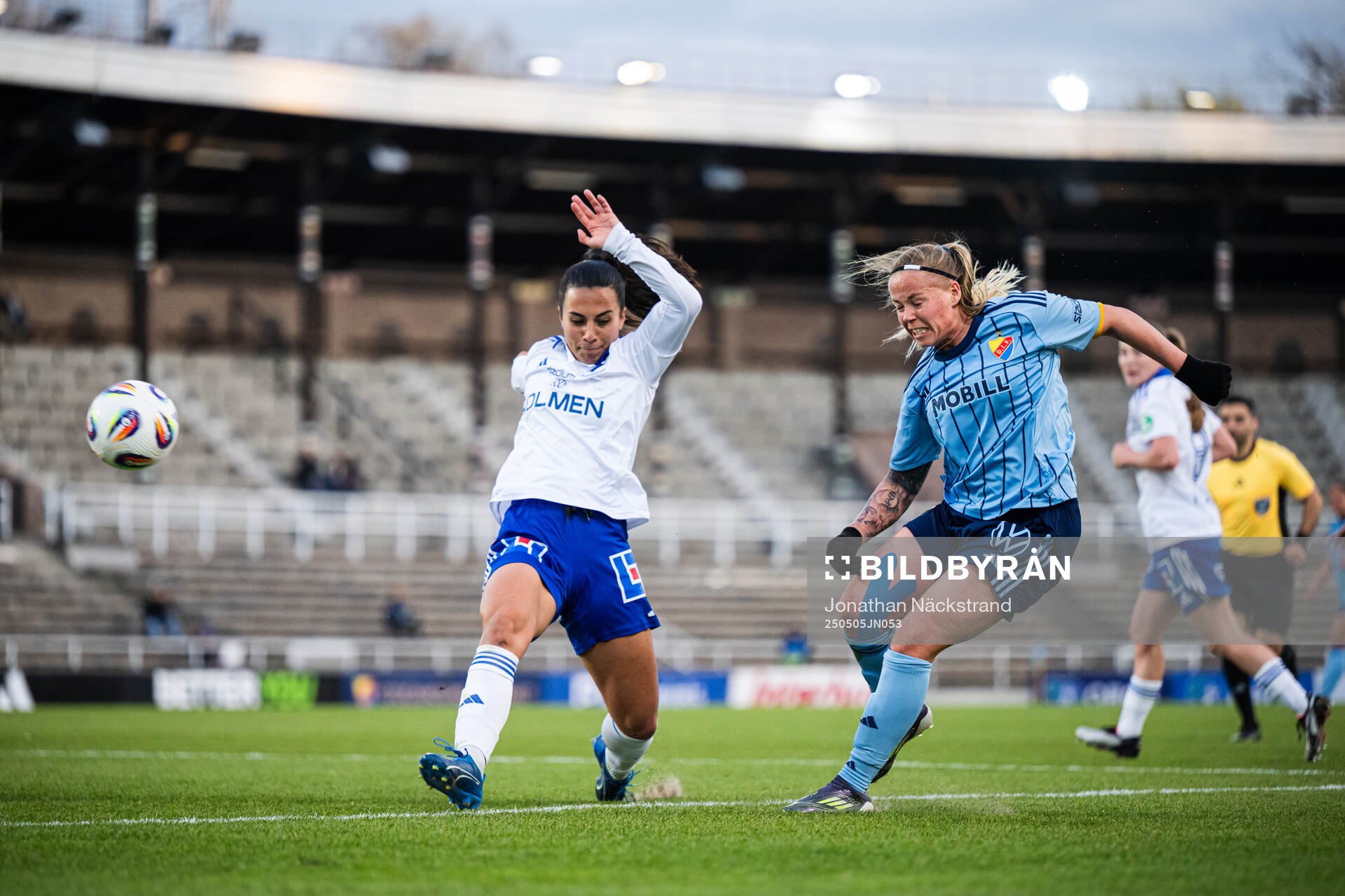 IFK Norrköpings Vesna Milivojevic och Djurgårdens Therese
