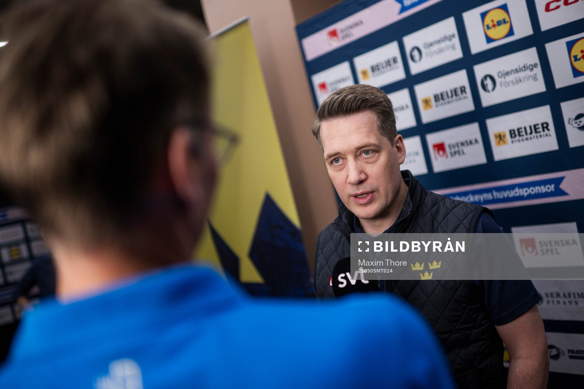 Sam Hallam, head coach of the Swedish men's national ice