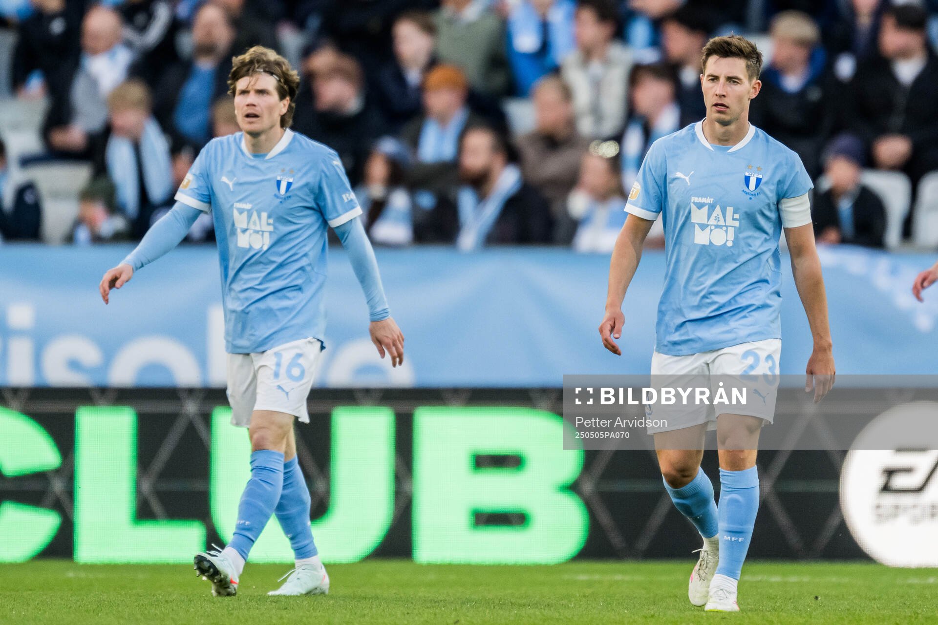 Malmö FFs Oliver Berg och Lasse Berg Johnsen deppar