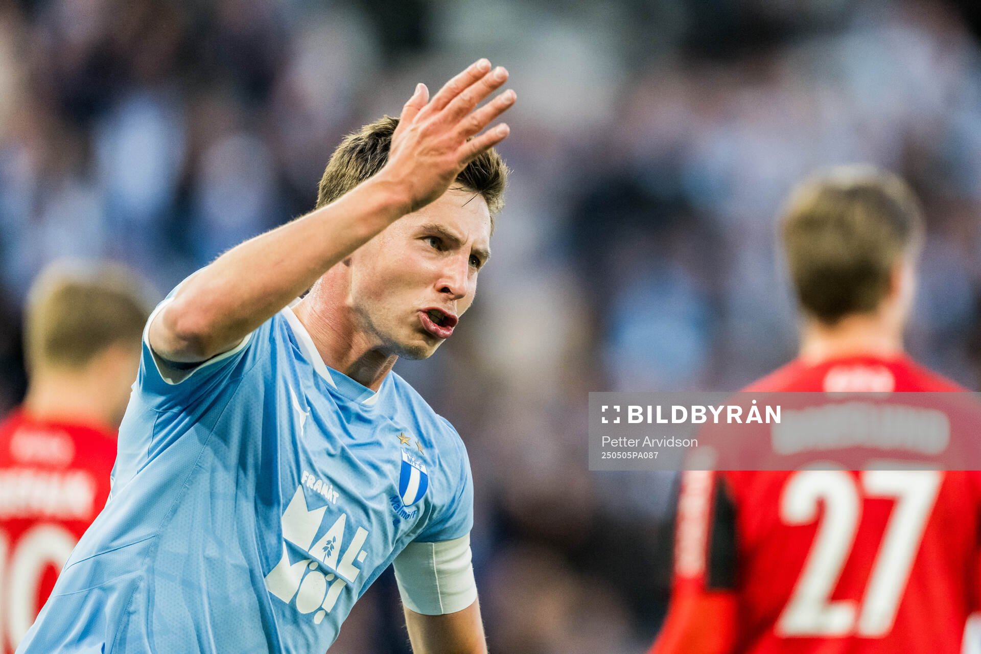 Malmö FFs Lasse Berg Johnsen jublar efter 1-2 under fotbollsmatchen i Allsvenskan mellan Malmö FF och Brommapojkarna den 5 maj 2025 i Malmö.