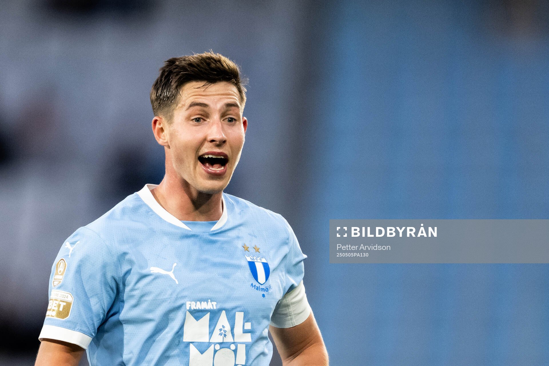 Malmö FFs Lasse Berg Johnsen under fotbollsmatchen i Allsvenskan mellan Malmö FF och Brommapojkarna den 5 maj 2025 i Malmö. 