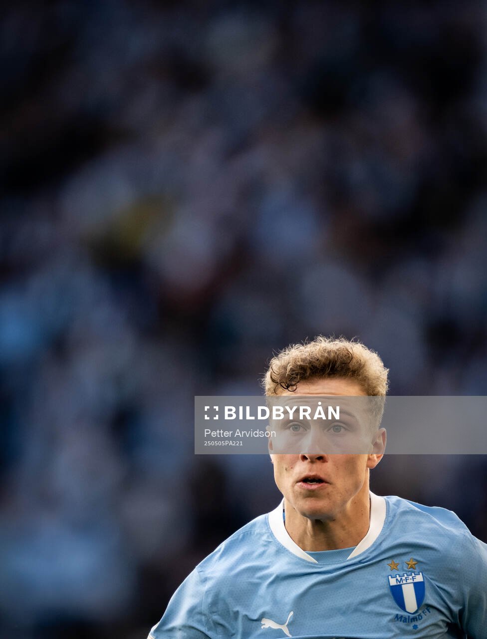 Malmö FFs Hugo Bolin under fotbollsmatchen i Allsvenskan mellan Malmö FF och Brommapojkarna den 5 maj 2025 i Malmö. 
