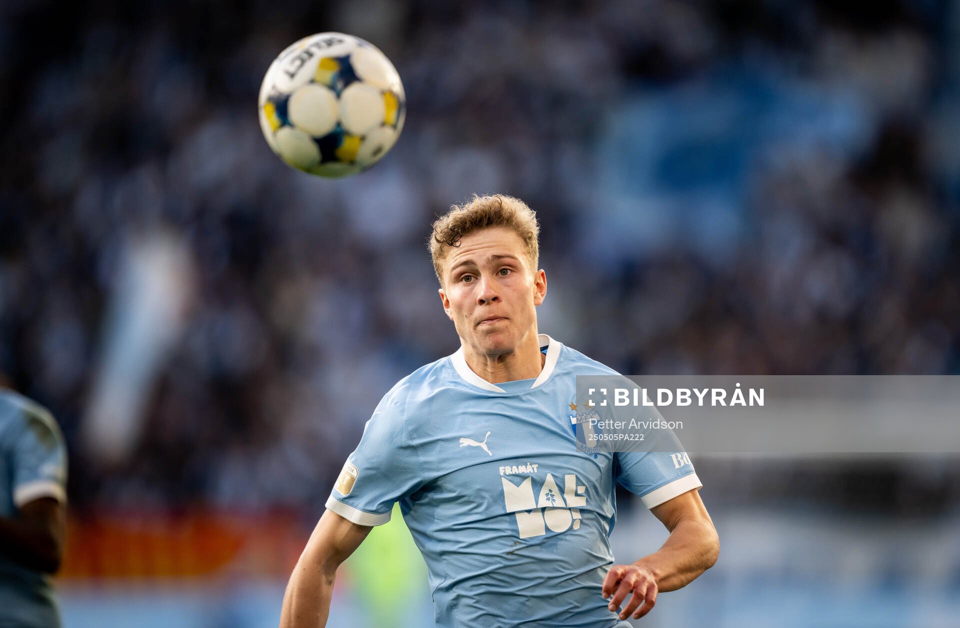 Malmö FFs Hugo Bolin under fotbollsmatchen i Allsvenskan mellan Malmö FF och Brommapojkarna den 5 maj 2025 i Malmö. 