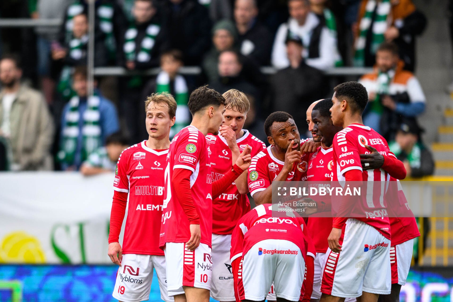 Kalmars Anthony Olusanya jublar