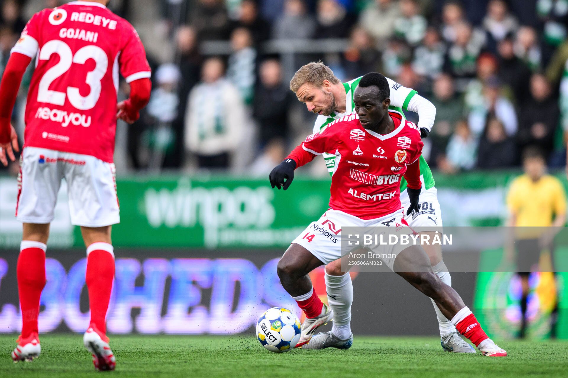 Västerås Jonathan Ring och Kalmars Awaka Franck Aurelien