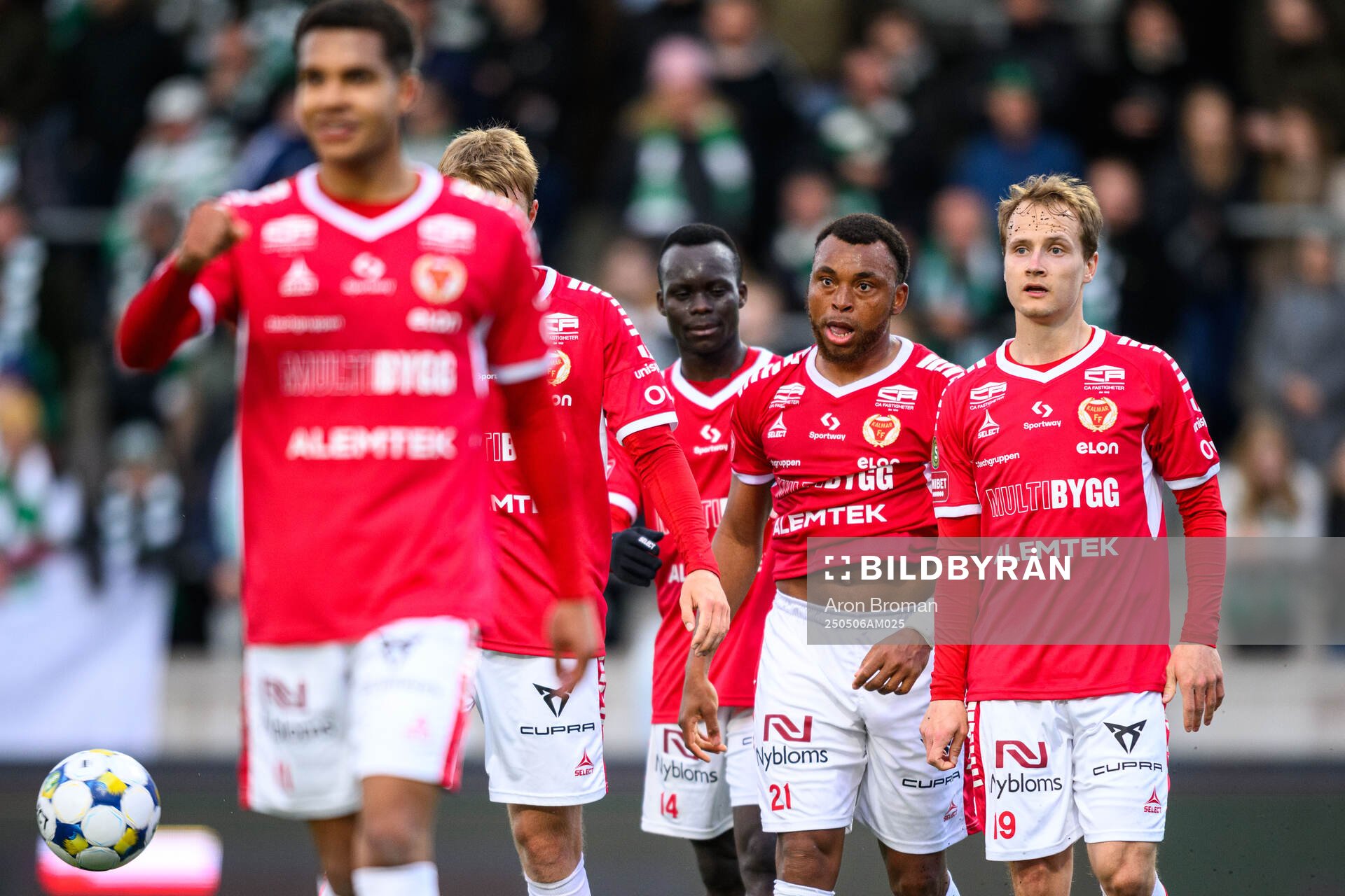 Kalmars Abdussalam Magashy jublar efter 1-2 under fotbollsmatchen i Superettan mellan Västerås och Kalmar den 6 maj 2025 i Västerås. 