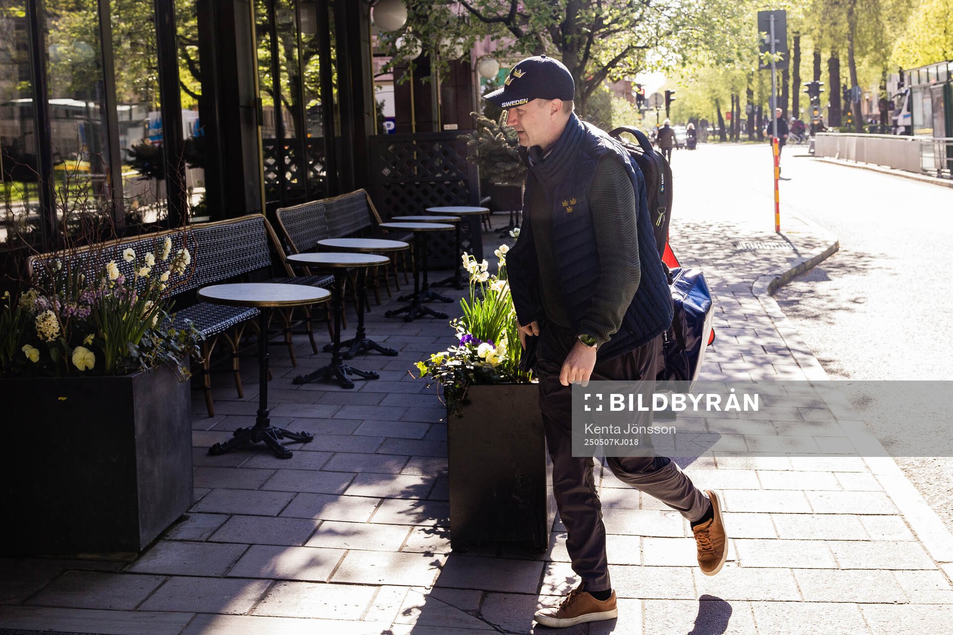 of the Swedish national men's ice hockey team arrives to