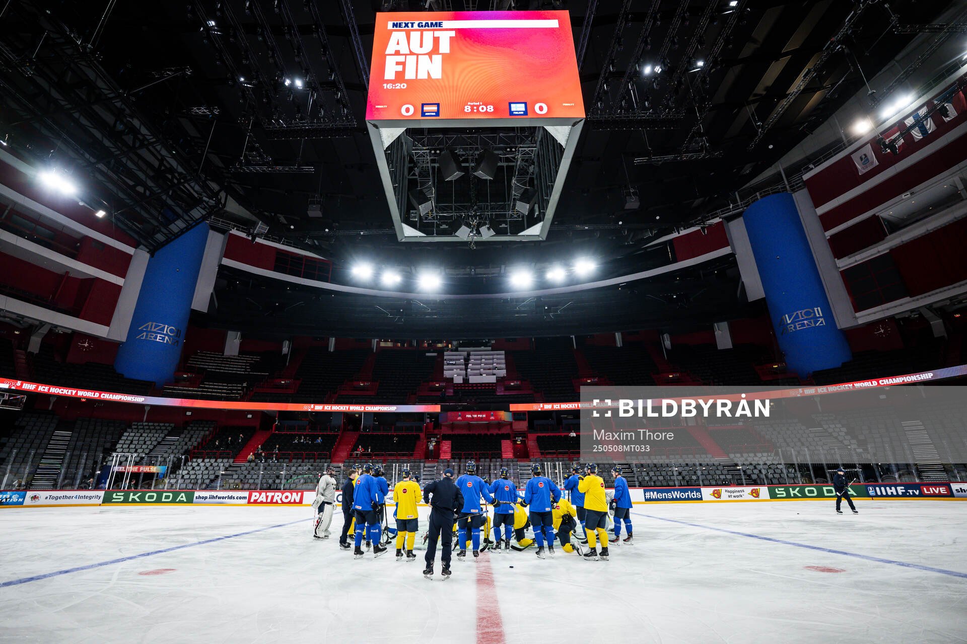 The players of Sweden gather at a practice session