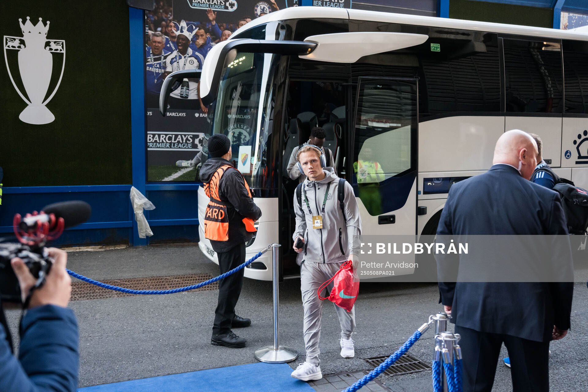 Tobias Gulliksen of Djurgården arrives to the stadium ahead of the UEFA Conference League semifinal second leg match between Chelsea and Djurgården on May 8, 2025 in London.