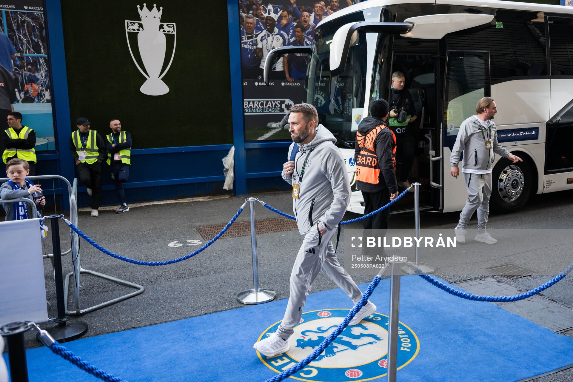 Head coach Jani Honkavaara of Djurgården arrives to the stadium ahead of the UEFA Conference League semifinal second leg match between Chelsea and Djurgården on May 8, 2025 in London.