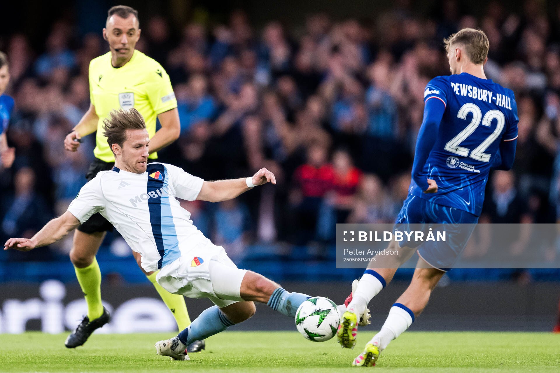 Daniel Stensson of Djurgården and Kiernan Dewsbury-Hall of Chelsea during the UEFA Conference League semifinal second leg match between Chelsea and Djurgården on May 8, 2025 in London.