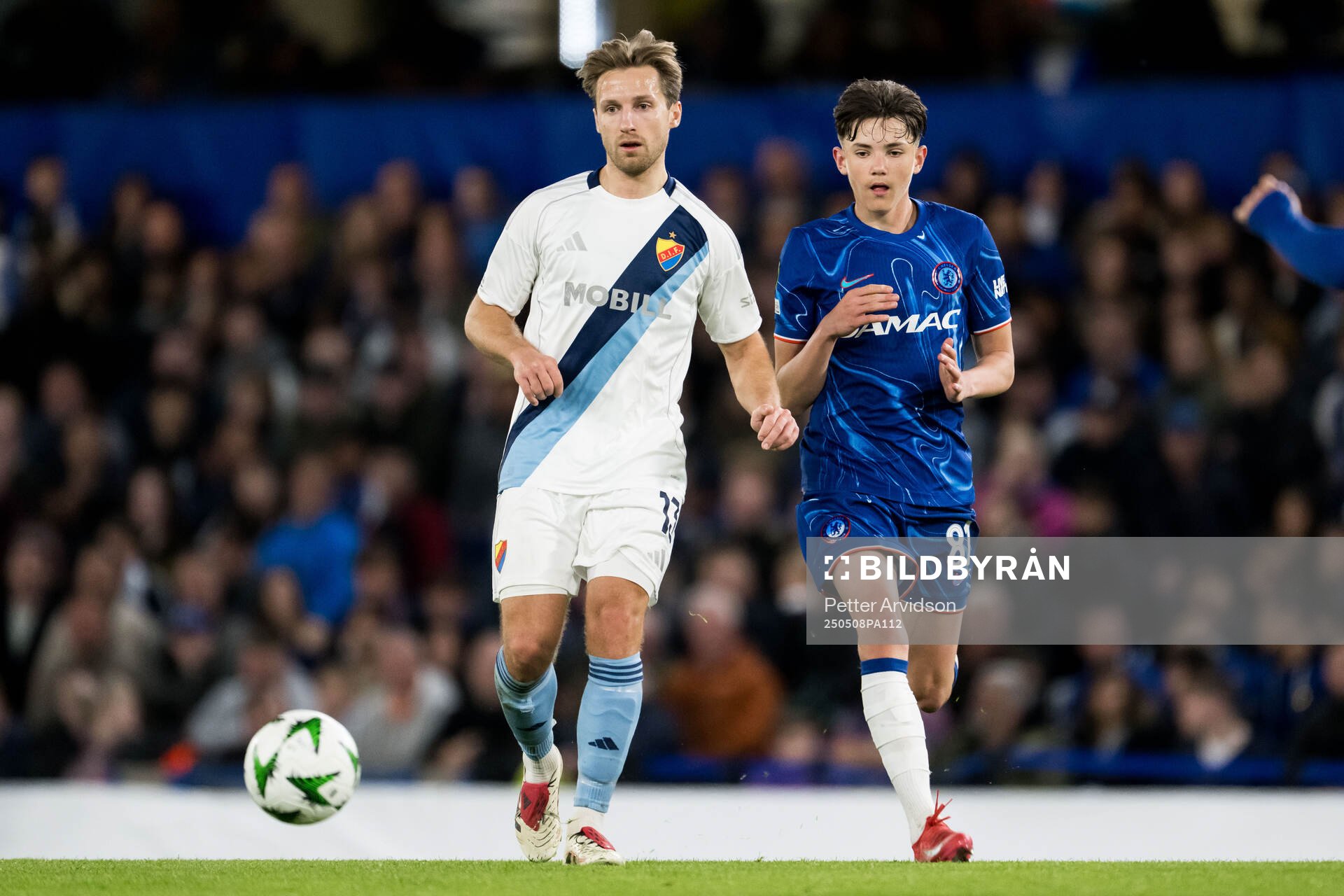 Daniel Stensson of Djurgården and Reggie Walsh of Chelsea during the UEFA Conference League semifinal second leg match between Chelsea and Djurgården on May 8, 2025 in London.