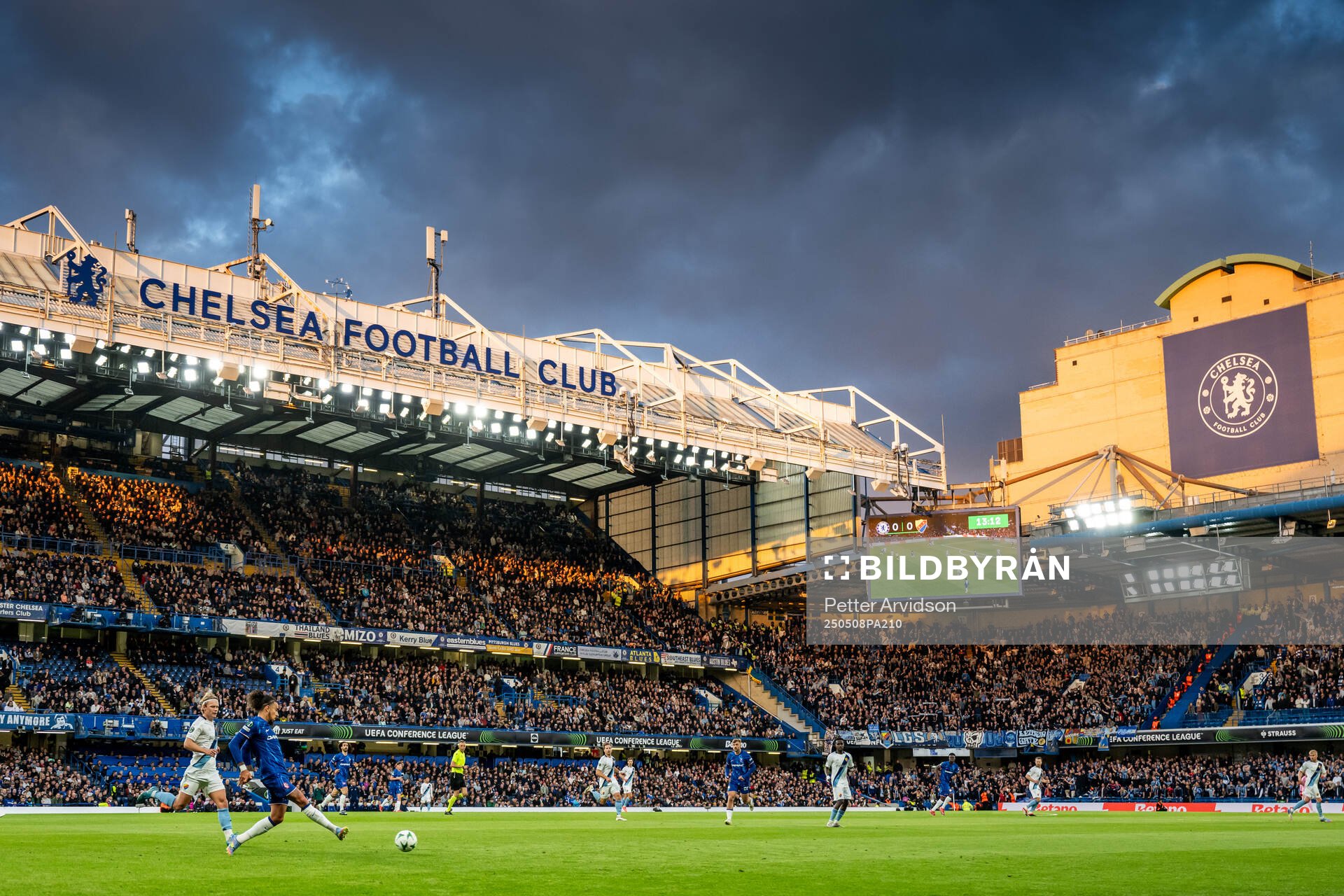 Tobias Gulliksen of Djurgården and Malo Gusto of Chelsea during the UEFA Conference League semifinal second leg match between Chelsea and Djurgården on May 8, 2025 in London.
