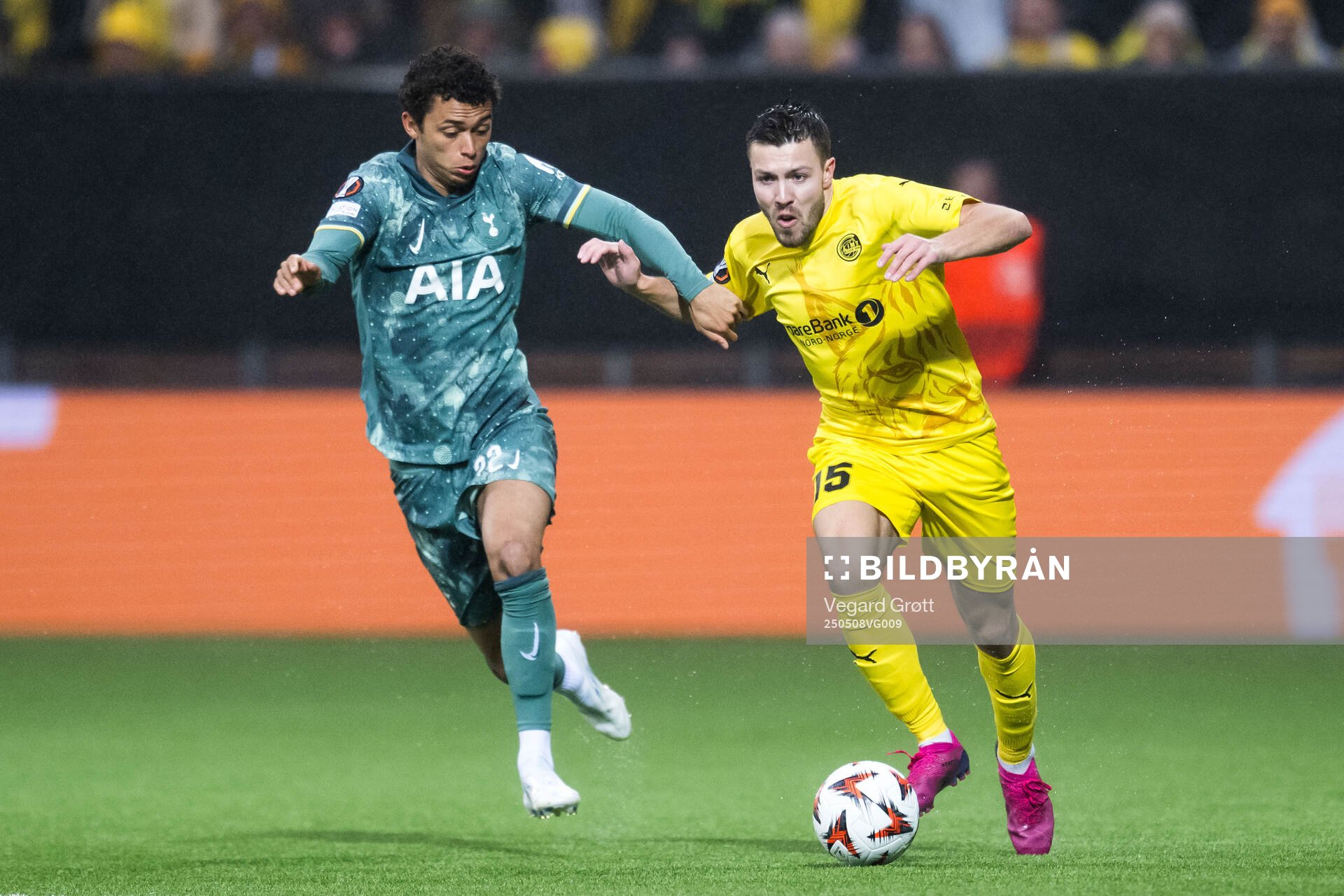Brennan Johnson of Tottenham Hotspur and Fredrik André Bjørkan of Bodø/Glimt during the UEFA Europa League semi-final football match between Bodø/Glimt and Tottenham on May 8, 2025 in Bodø.