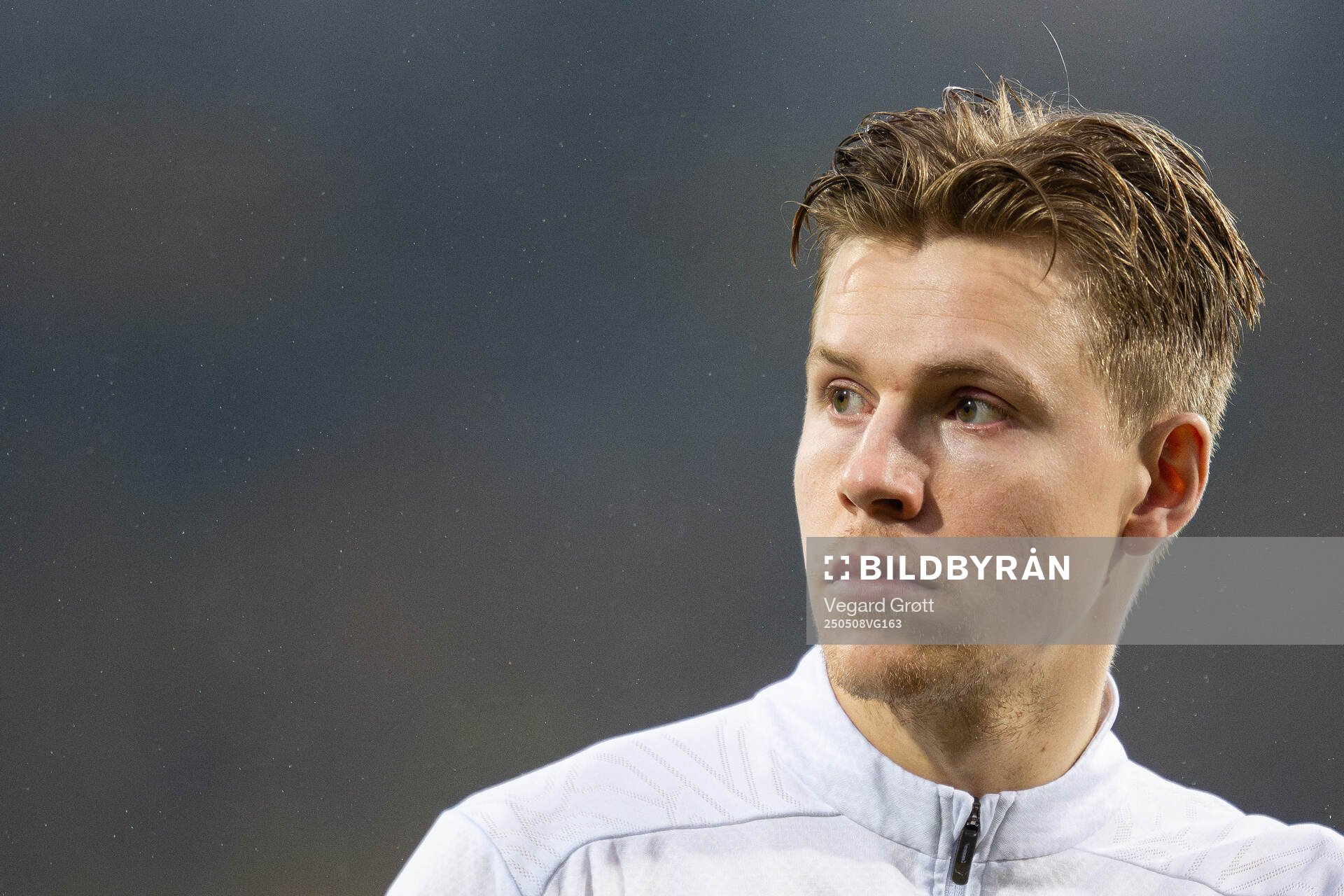 Jens Petter Hauge of Bodø/Glimt line up