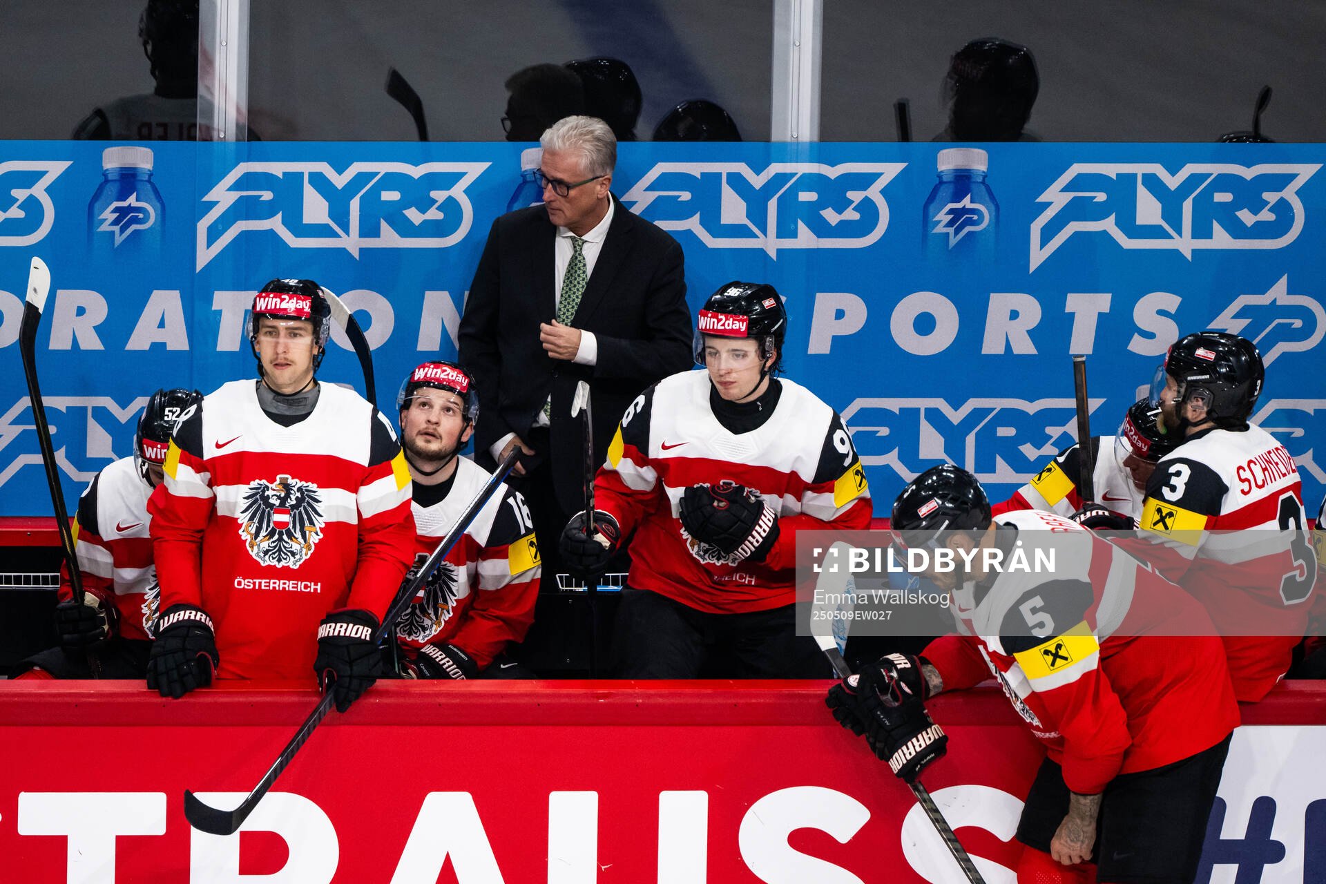 Head coach Roger Bader and Marco Kasper of Austria look