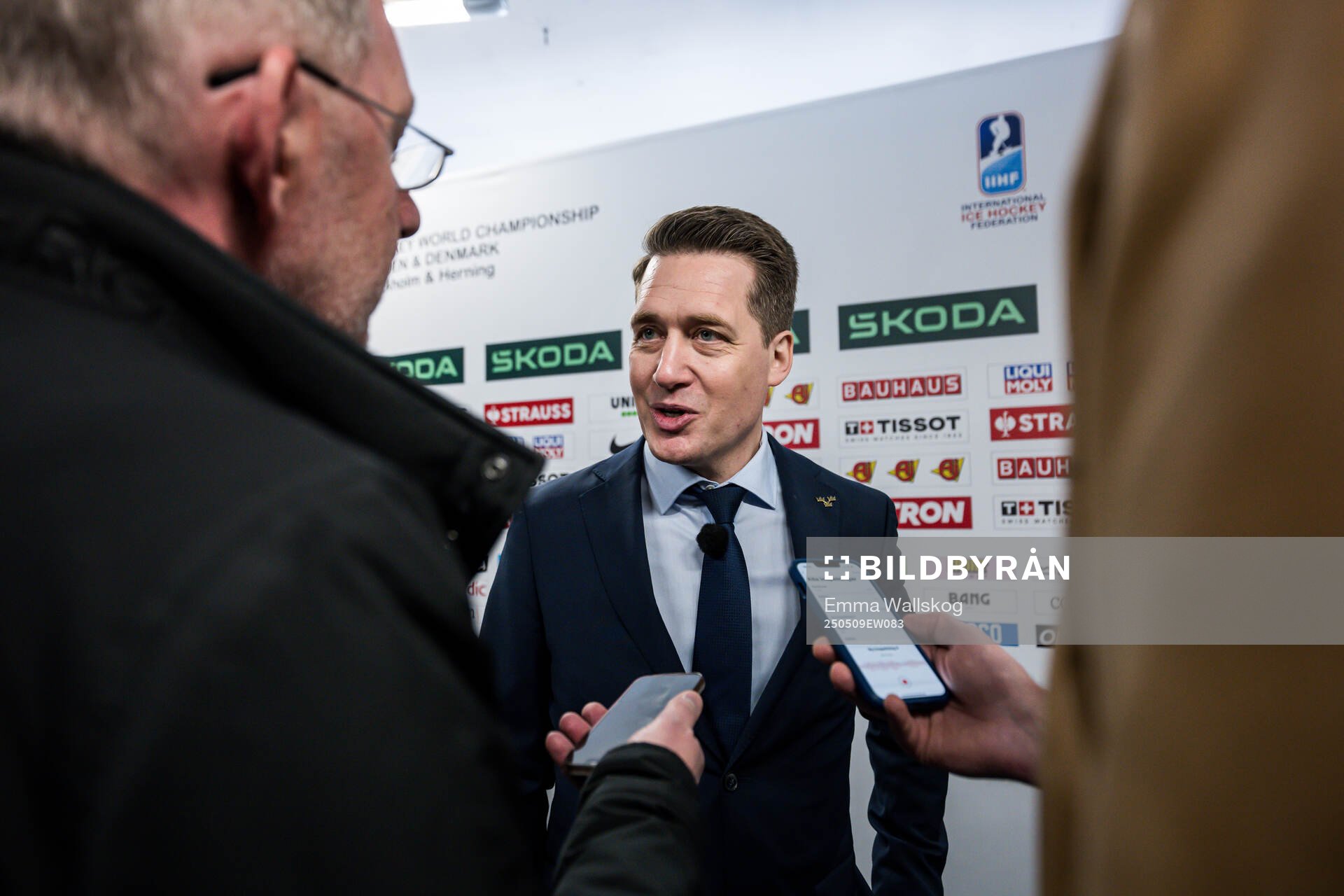 Head coach Sam Hallam of Sweden is being interviewed