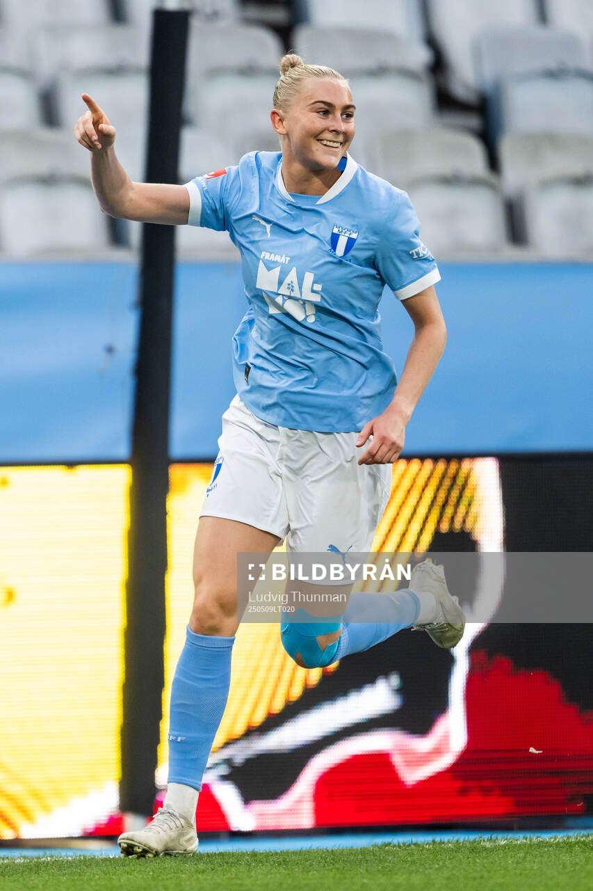 Malmö FFs Beatrice Persson jublar