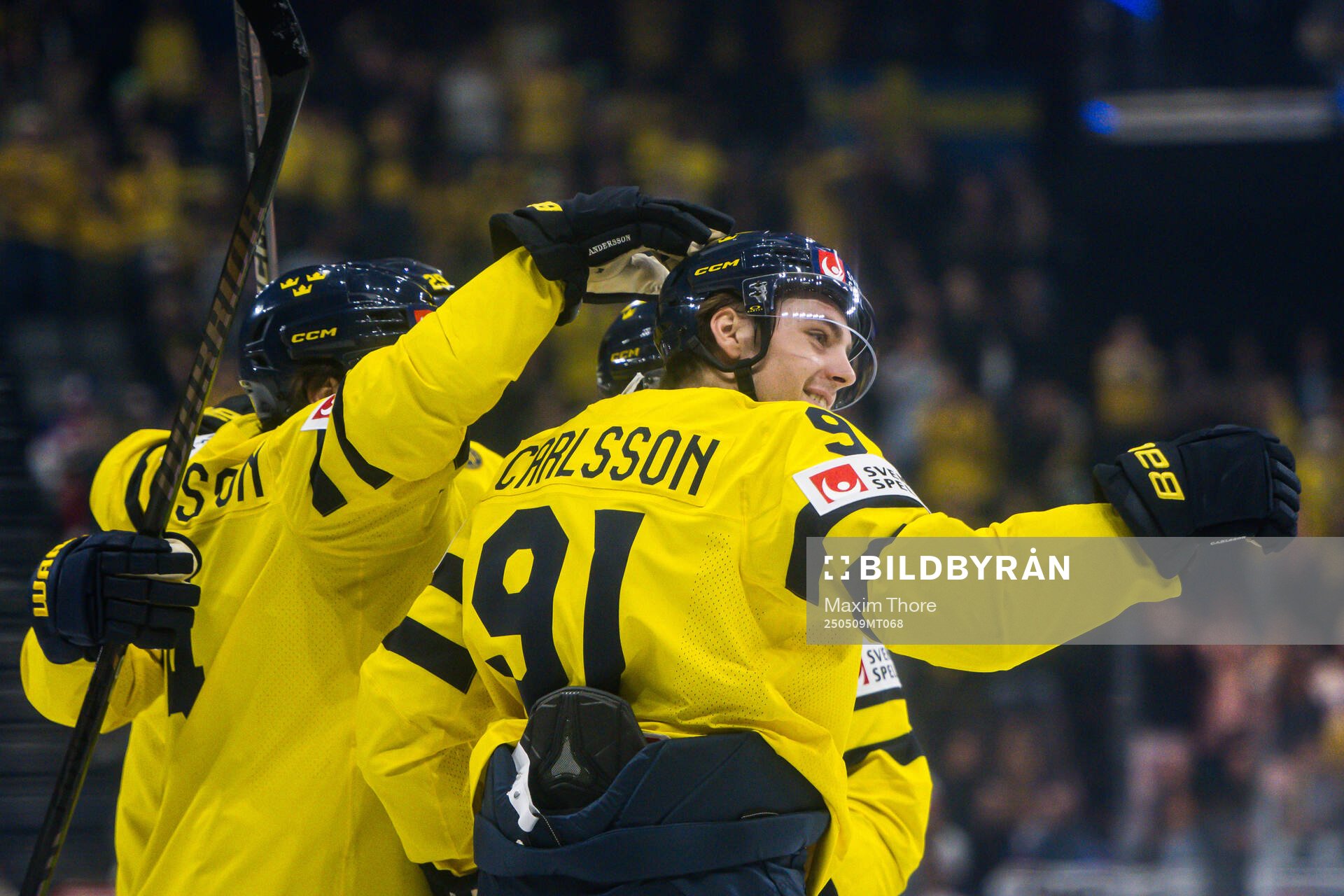Leo Carlsson of Sweden celebrates