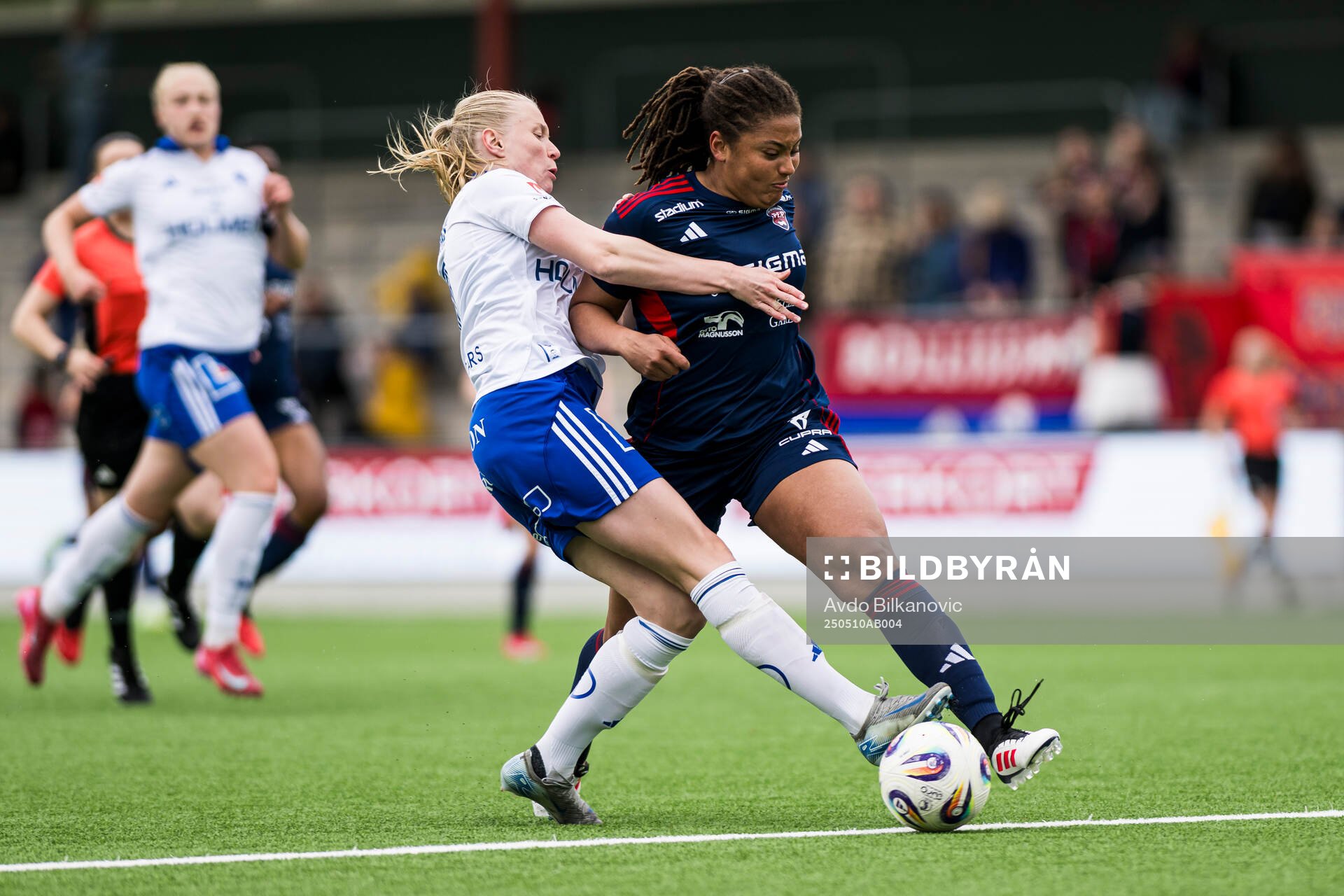 IFK Norrköpings Elin Rombing och Rosengårds Jo-Anne Agbor
