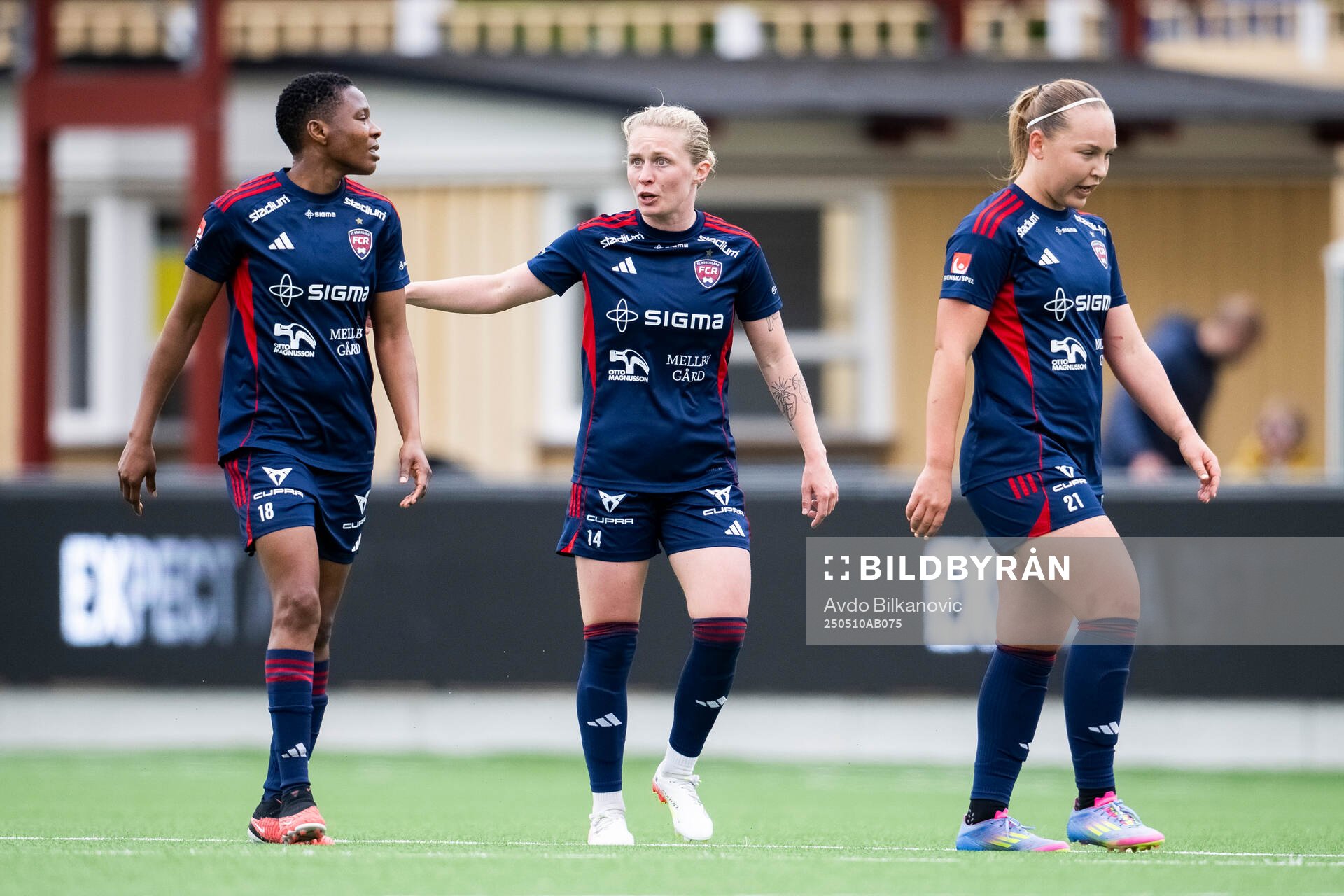 Rosengårds Halimatu Ayinde och Emilia Larsson