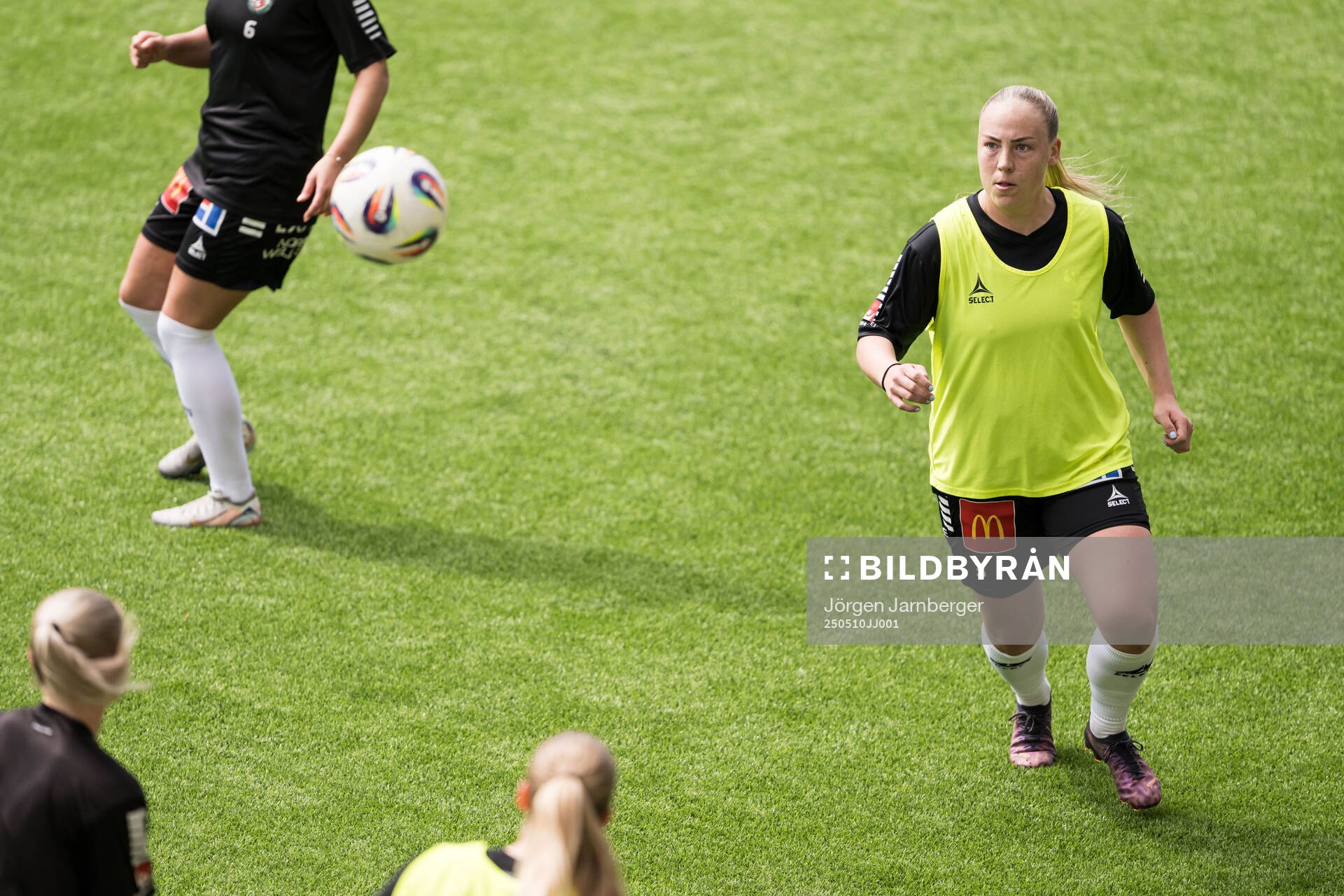 Örebro SKs Ebba Cabander inför fotbollsmatchen i Elitettan mellan Elfsborg och Örebro SK den 10 maj 2025 i Borås. 