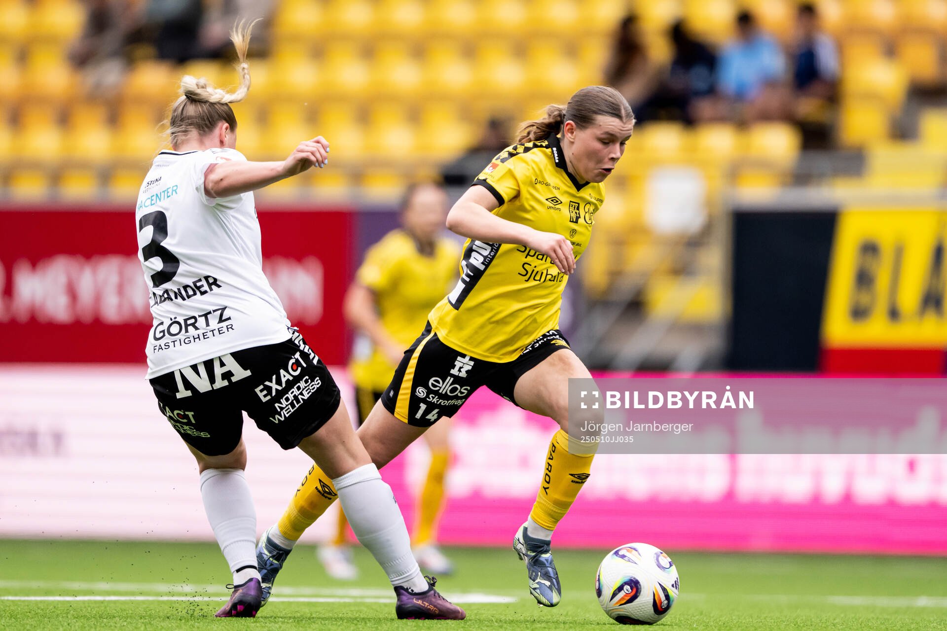 Elfsborgs Elin Flakberg under fotbollsmatchen i Elitettan mellan Elfsborg och Örebro SK den 10 maj 2025 i Borås. 