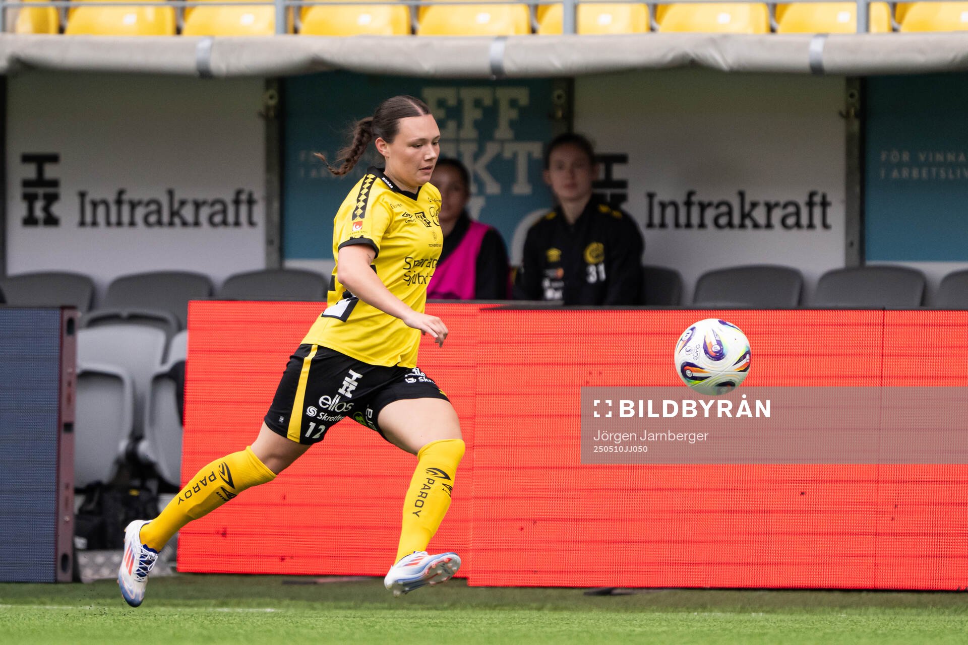 Elfsborgs Hedvig Petersson under fotbollsmatchen i Elitettan mellan Elfsborg och Örebro SK den 10 maj 2025 i Borås. 