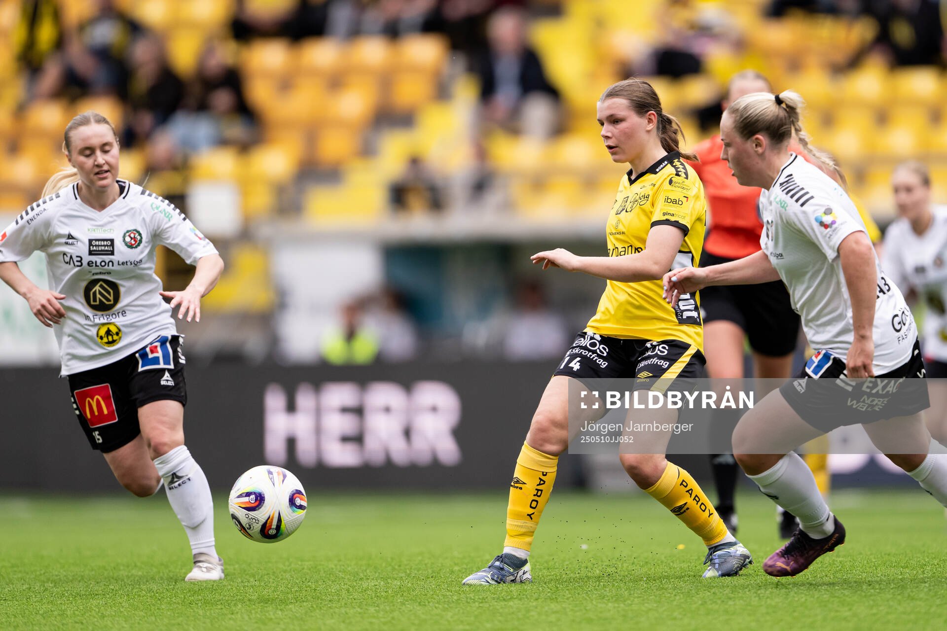 Elfsborgs Elin Flakberg under fotbollsmatchen i Elitettan mellan Elfsborg och Örebro SK den 10 maj 2025 i Borås. 