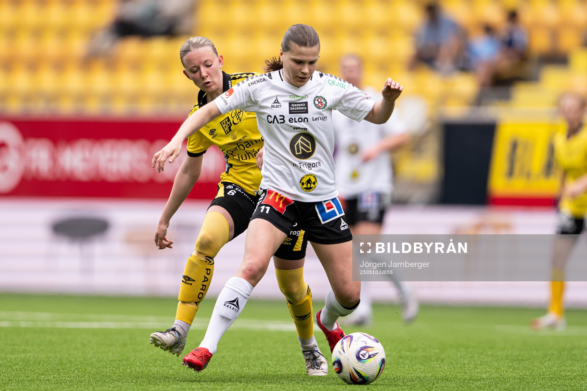 Elfsborgs Hanna Gunnarsson och Örebro SKs Cornelia Karlsson
