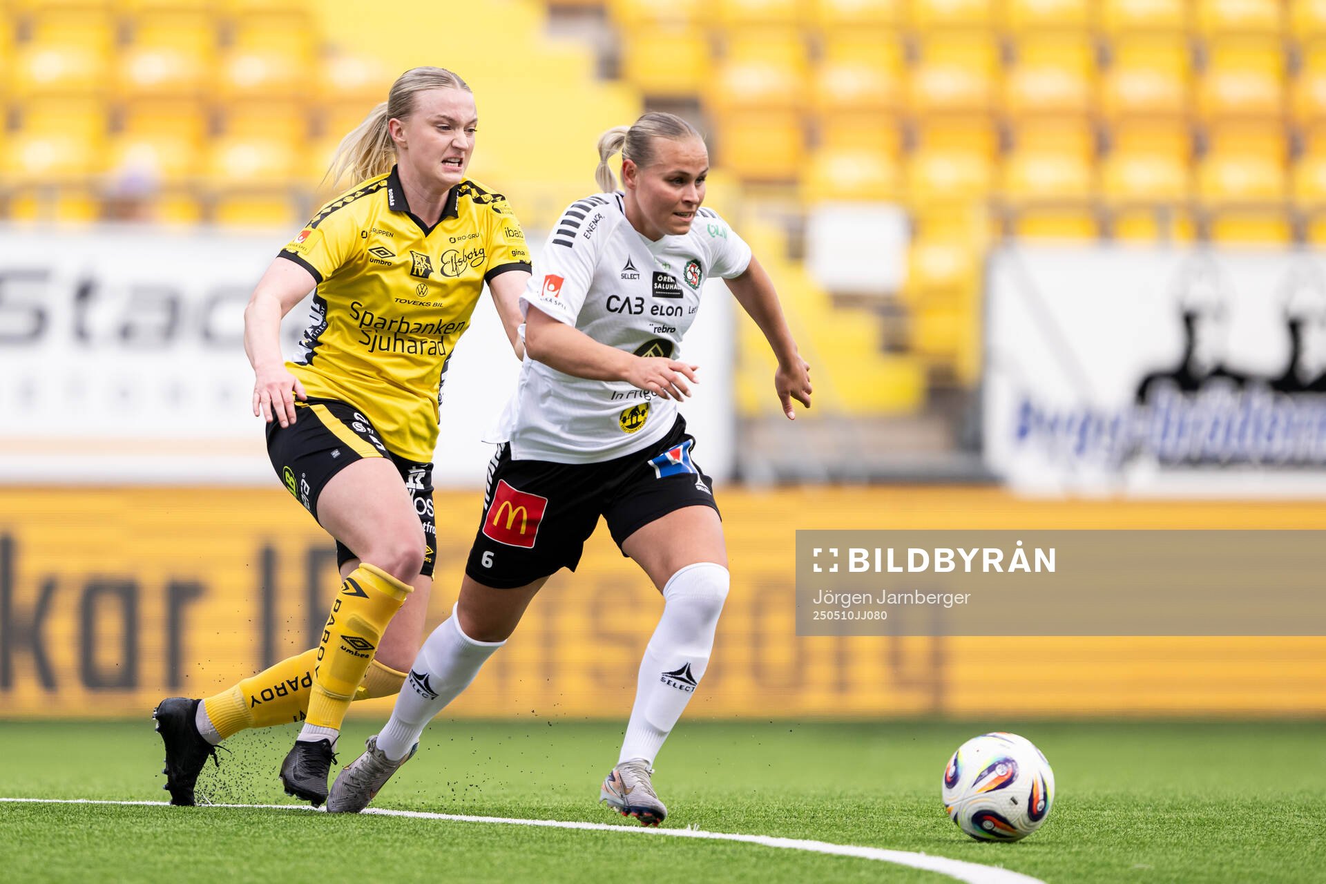 Elfsborgs Frida Elofsson och Örebro SKs Molly Wiklander