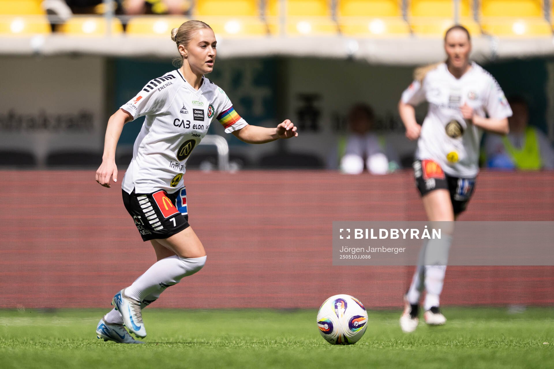 Örebro SKs Nora Törngren under fotbollsmatchen i Elitettan mellan Elfsborg och Örebro SK den 10 maj 2025 i Borås. 