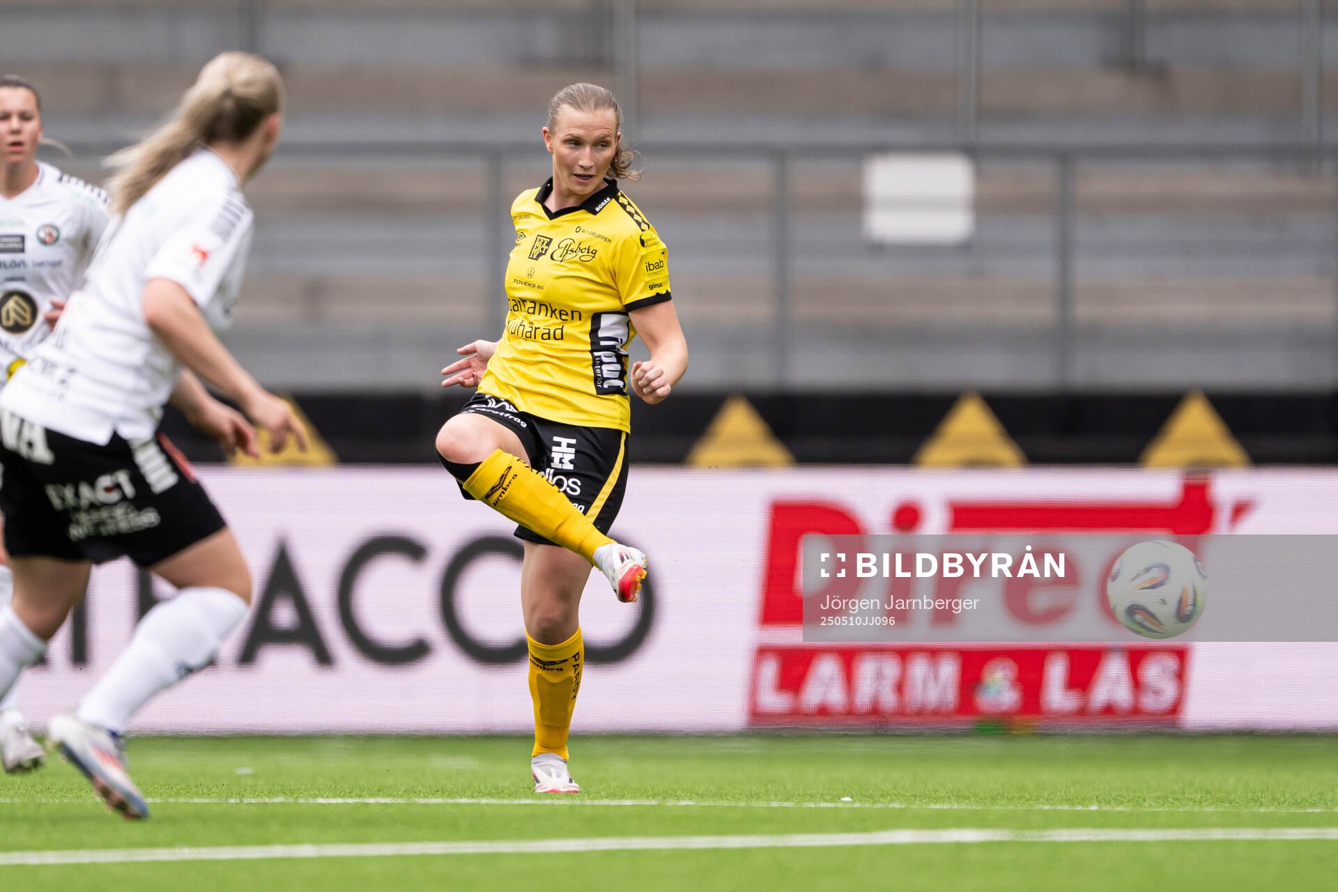 Elfsborgs Selma Berggren under fotbollsmatchen i Elitettan mellan Elfsborg och Örebro SK den 10 maj 2025 i Borås. 