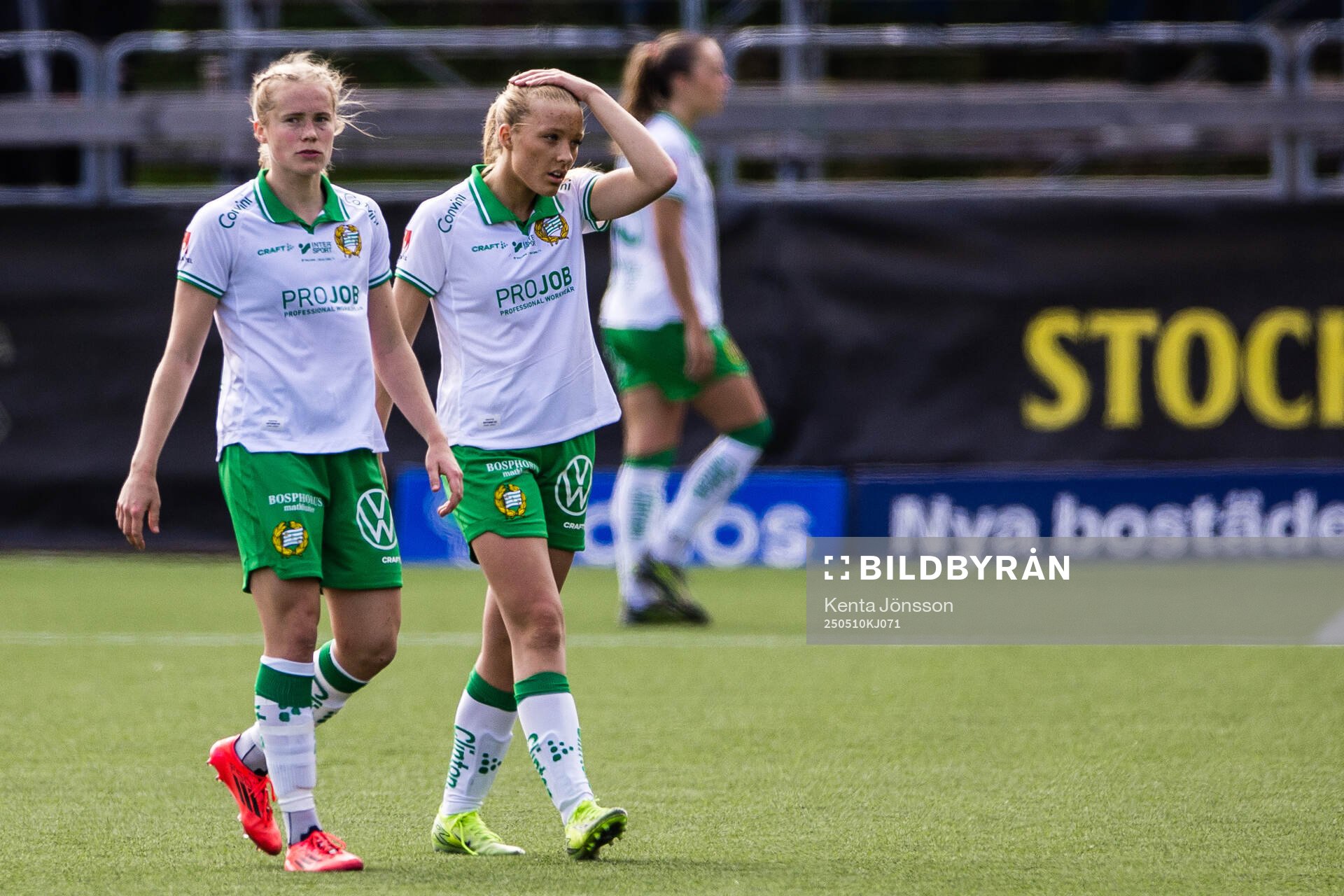 Hammarbys Julie Blakstad och Smilla Holmberg deppar