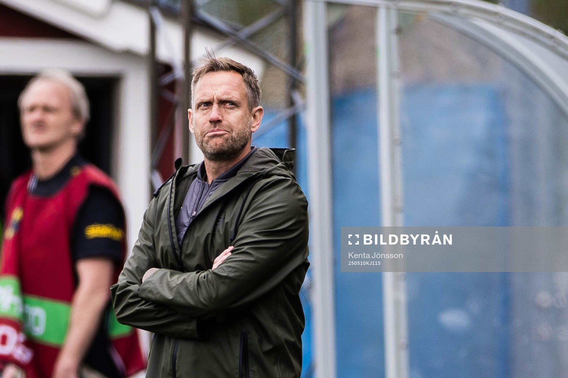 Hammarbys tränare Martin Sjögren under fotbollsmatchen i Damallsvenskan mellan AIK och Hammarby den 10 maj 2025 i Stockholm. 