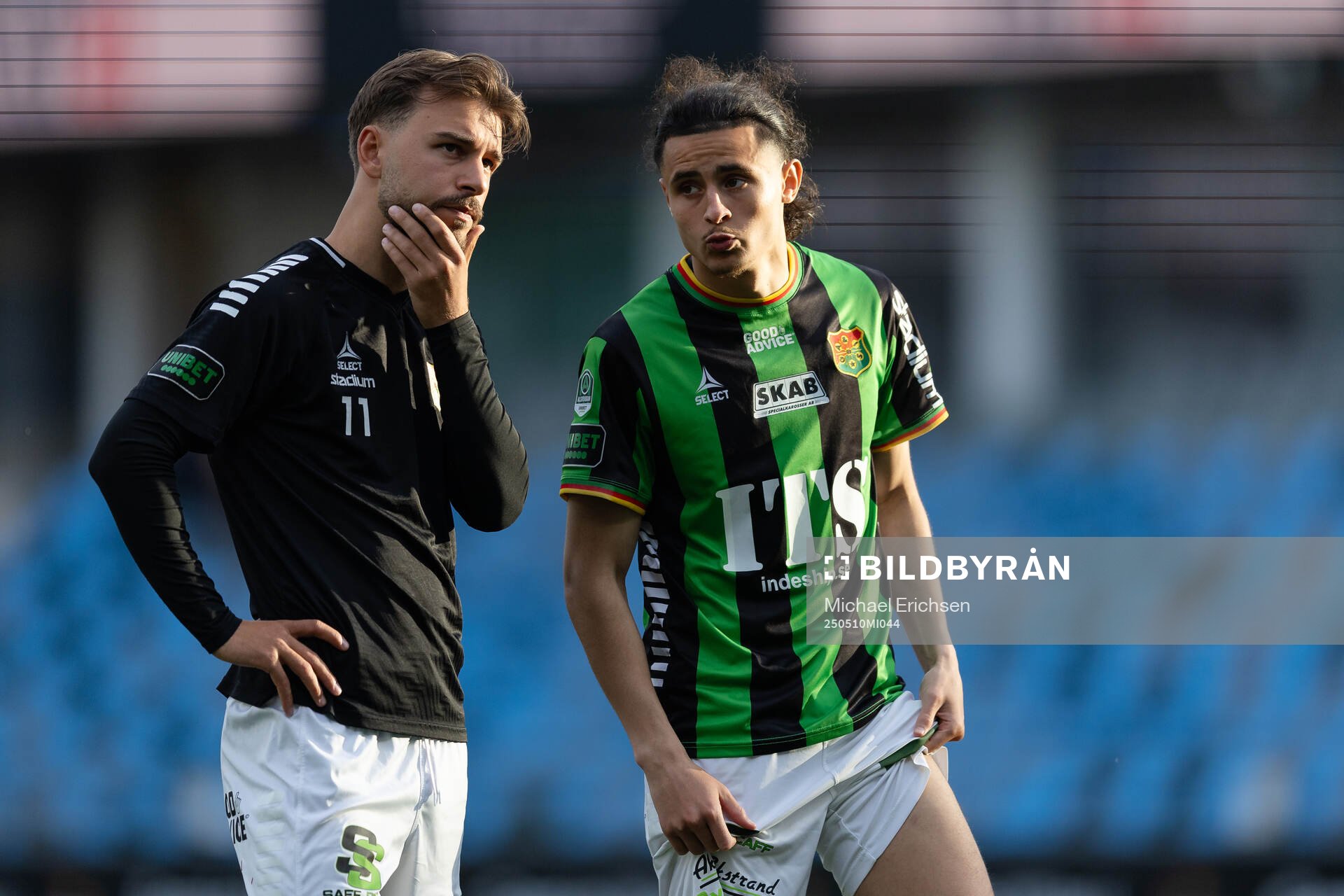 GAIS Edvin Becirovic och Amin Boudri efter fotbollsmatchen i Allsvenskan mellan GAIS och Värnamo den 10 maj 2025 i Göteborg. 