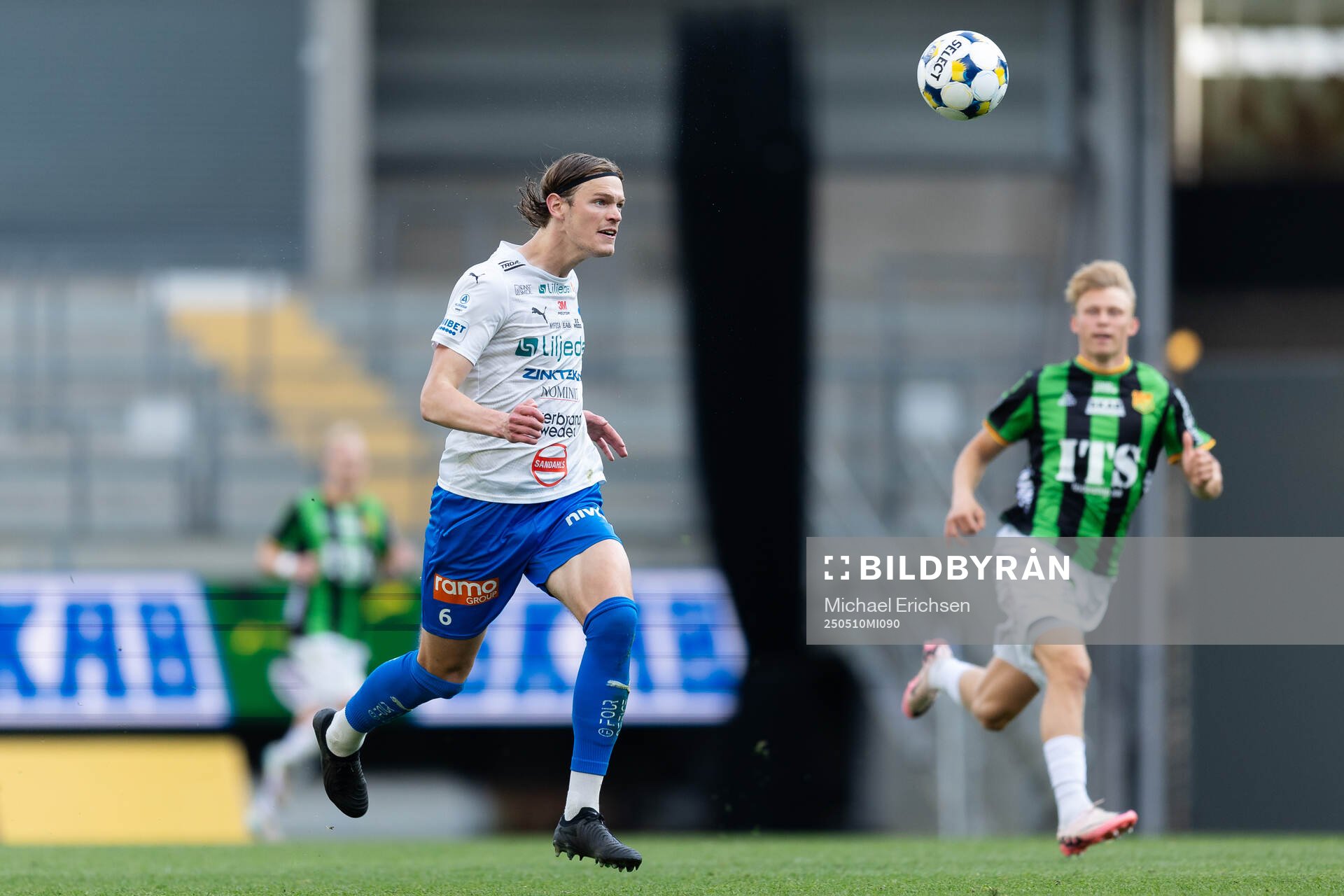 Värnamos Hugo Andersson under fotbollsmatchen i Allsvenskan mellan GAIS och Värnamo den 10 maj 2025 i Göteborg. 