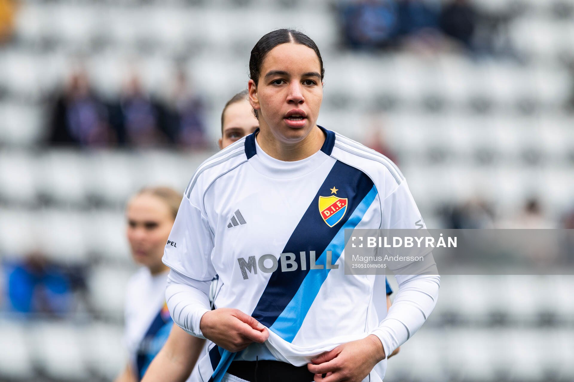 Djurgårdens Camille Ashe under fotbollsmatchen i Damallsvenskan mellan Linköping och Djurgården den 10 maj 2025 i Linköping. 