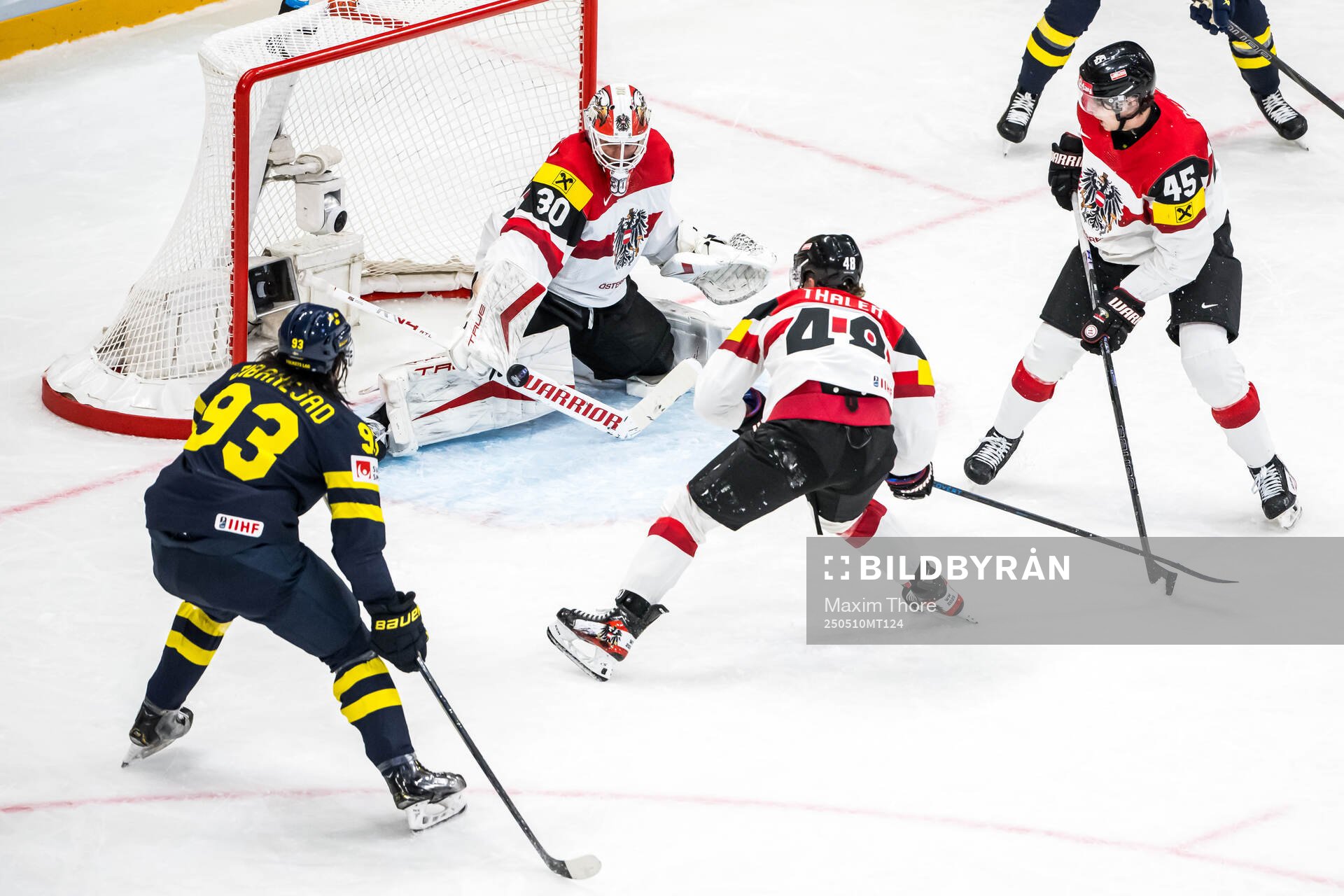 Mika Zibanejad of Sweden and David Kickert of Austria