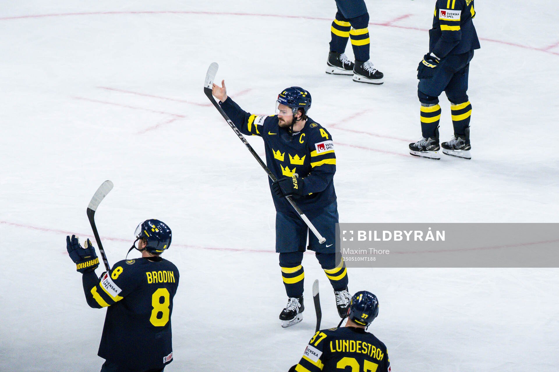 Rasmus Andersson of Sweden celebrates