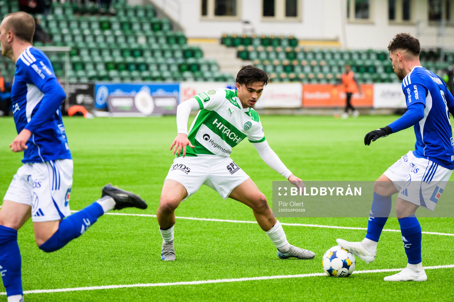 Västerås Alexander Thongla-Iad Warneryd under fotbollsmatchen i Superettan mellan GIF Sundsvall och Västerås den 10 maj 2025 i Sundsvall. 